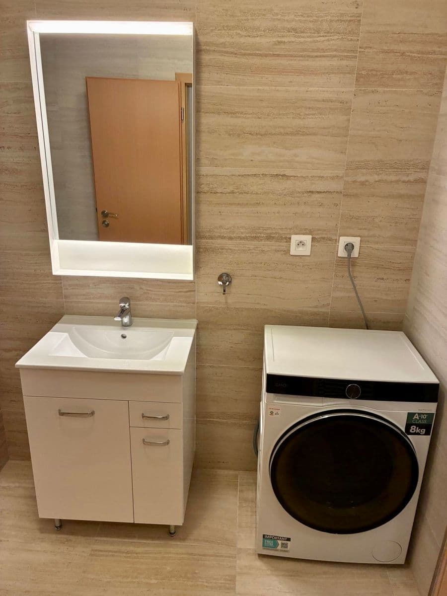 Pronájem bytu 2+kk 62 m², U Strouhy, Vestec, Středočeský kraj Pronájem bytu 2+kk 62 m², U Strouhy, Vestec, Středočeský kraj