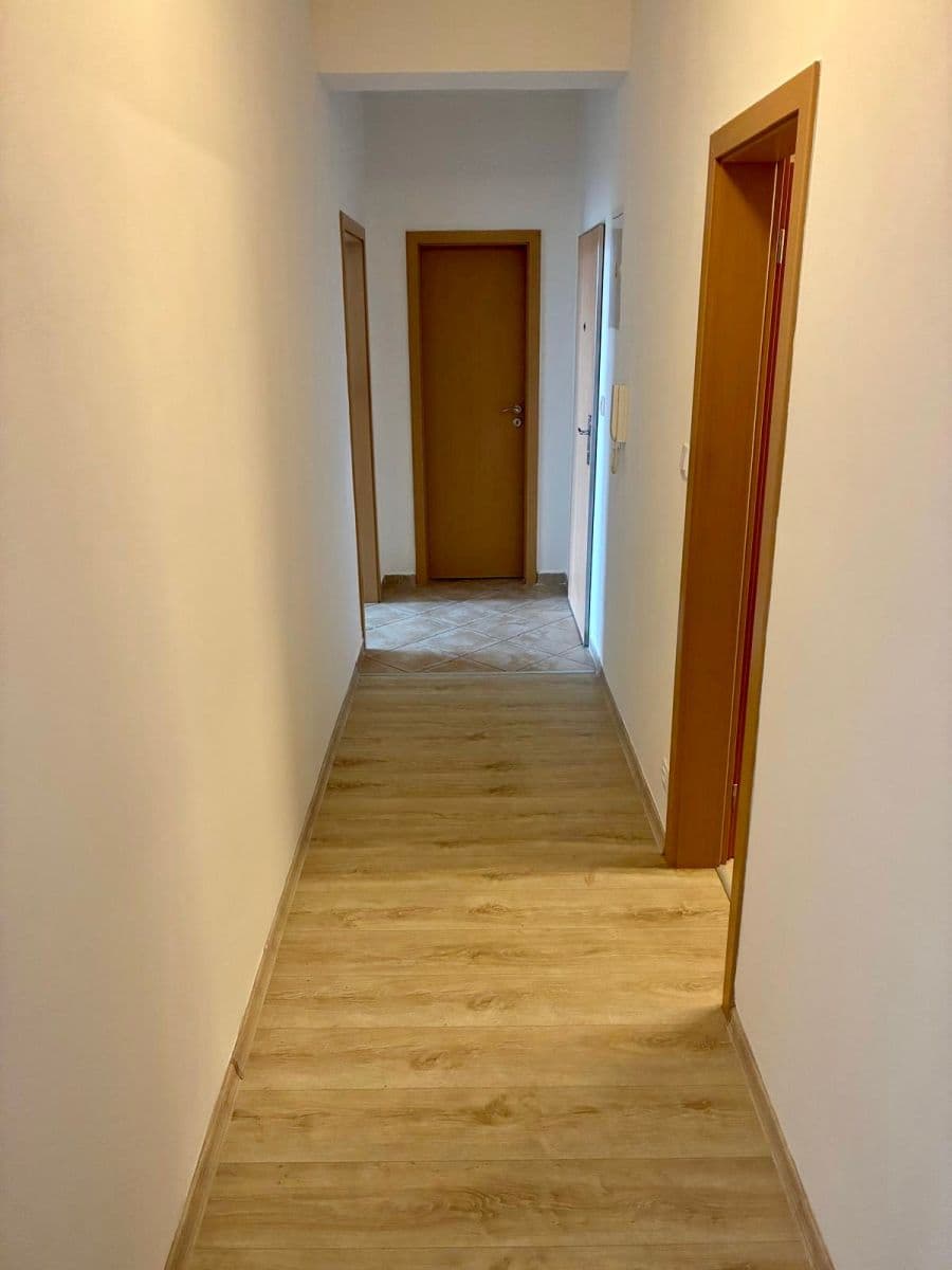 Pronájem bytu 2+kk 62 m², U Strouhy, Vestec, Středočeský kraj Pronájem bytu 2+kk 62 m², U Strouhy, Vestec, Středočeský kraj