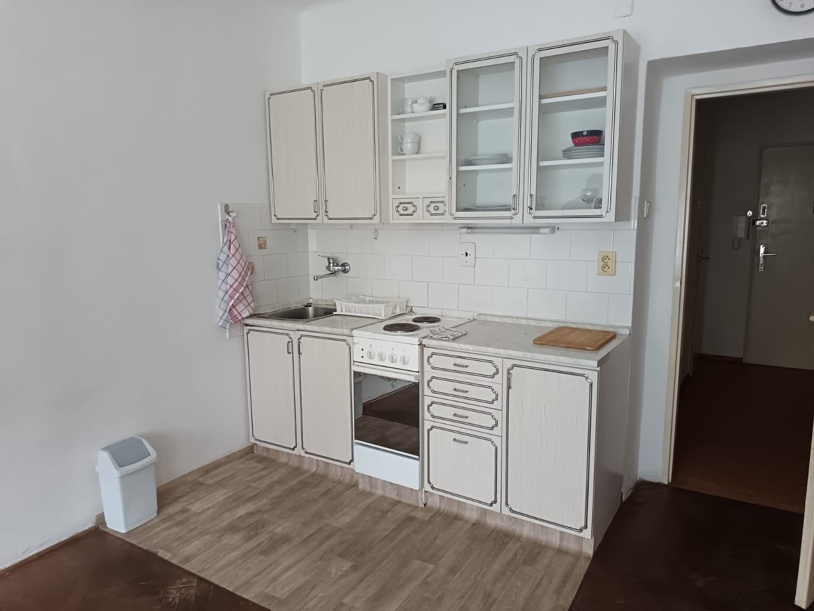 Pronájem bytu 1+kk 28 m², Jeremenkova, Praha, Praha Pronájem bytu 1+kk 28 m², Jeremenkova, Praha, Praha