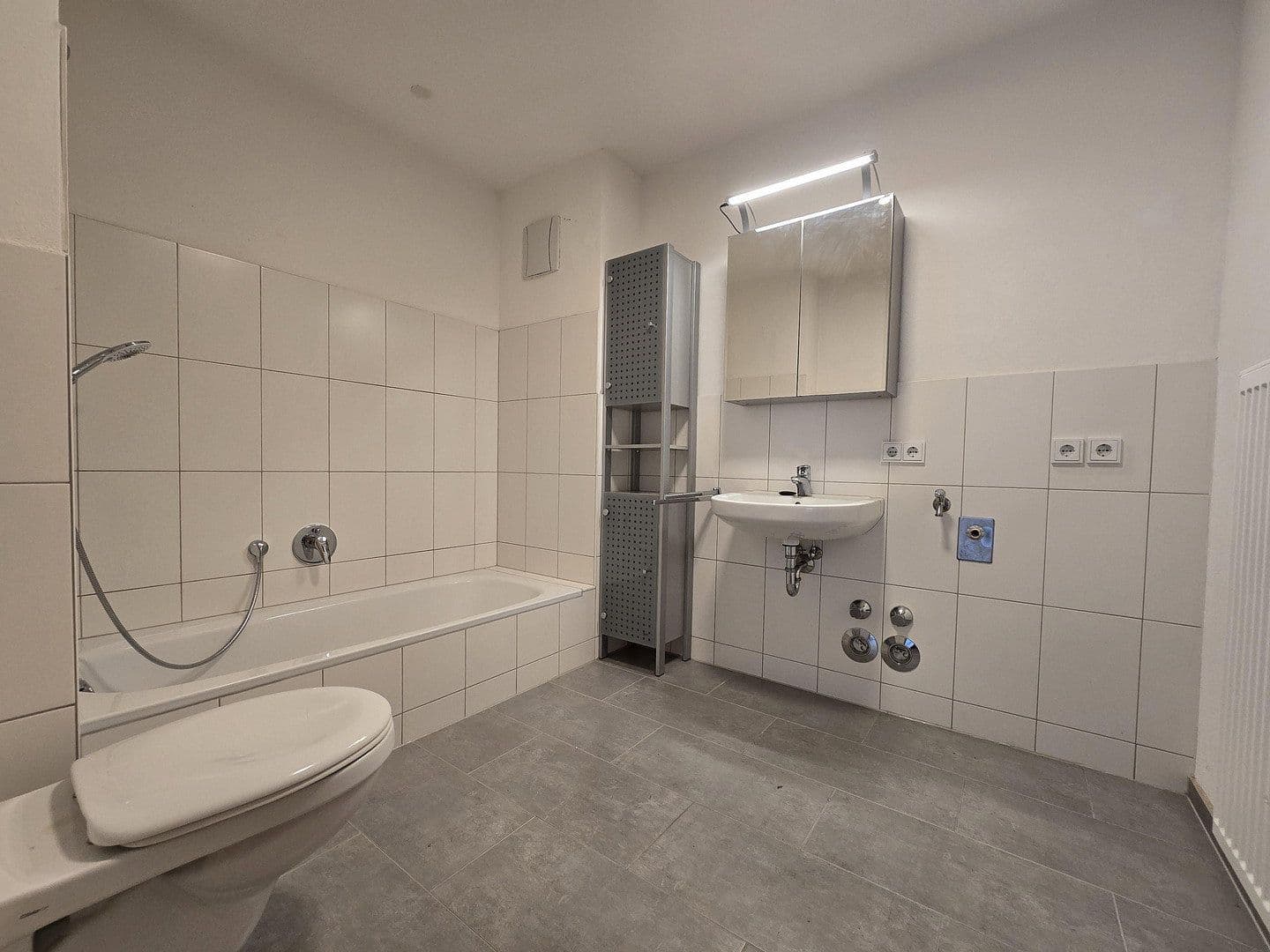 Prodej domu 204 m², pozemek 723 m², Hohenkammer, Bavorsko Prodej domu 204 m², pozemek 723 m², Hohenkammer, Bavorsko