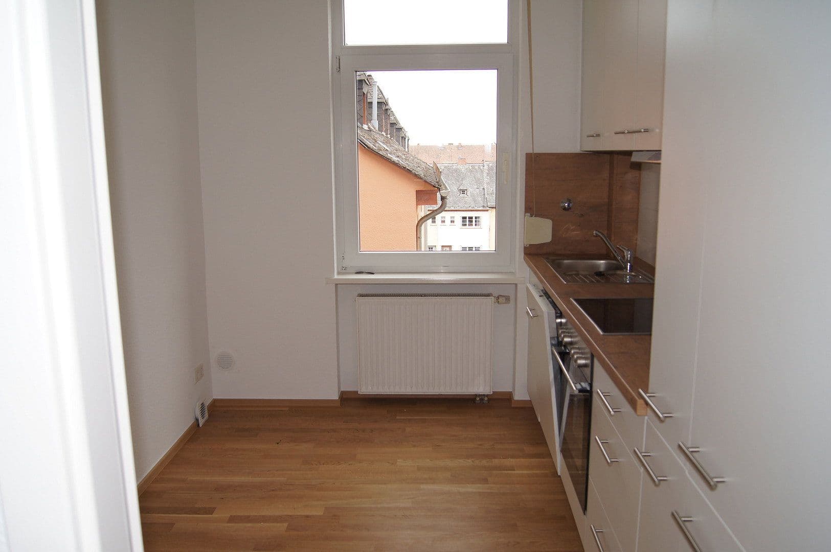 Pronájem bytu 3+1 63 m², Waldstraße 144, Wiesbaden, Hessen Pronájem bytu 3+1 63 m², Waldstraße 144, Wiesbaden, Hessen