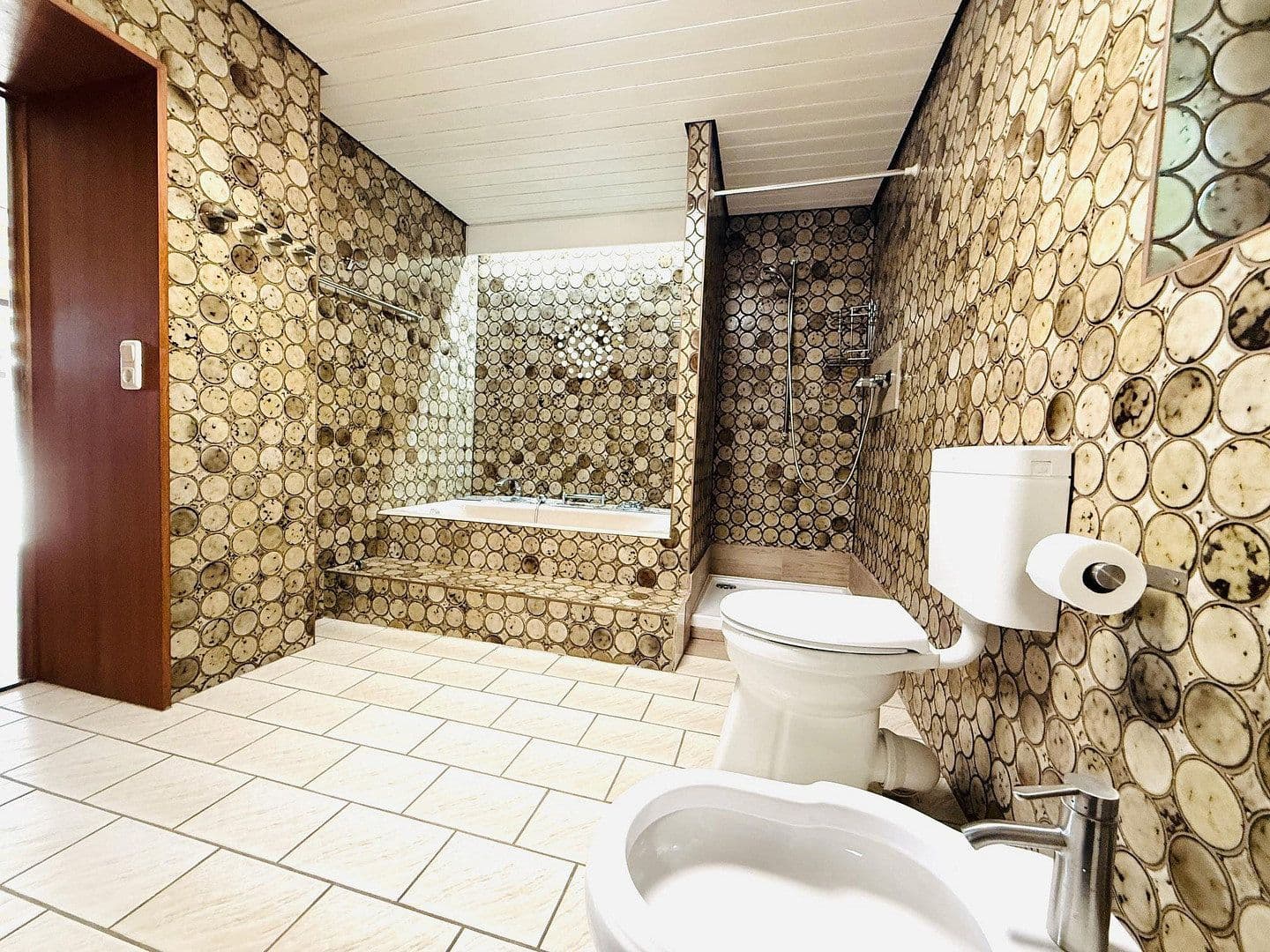 Prodej domu 231 m², pozemek 956 m², Gustav Freytag Straße, Wertheim, Bádensko-Württembersko Prodej domu 231 m², pozemek 956 m², Gustav Freytag Straße, Wertheim, Bádensko-Württembersko
