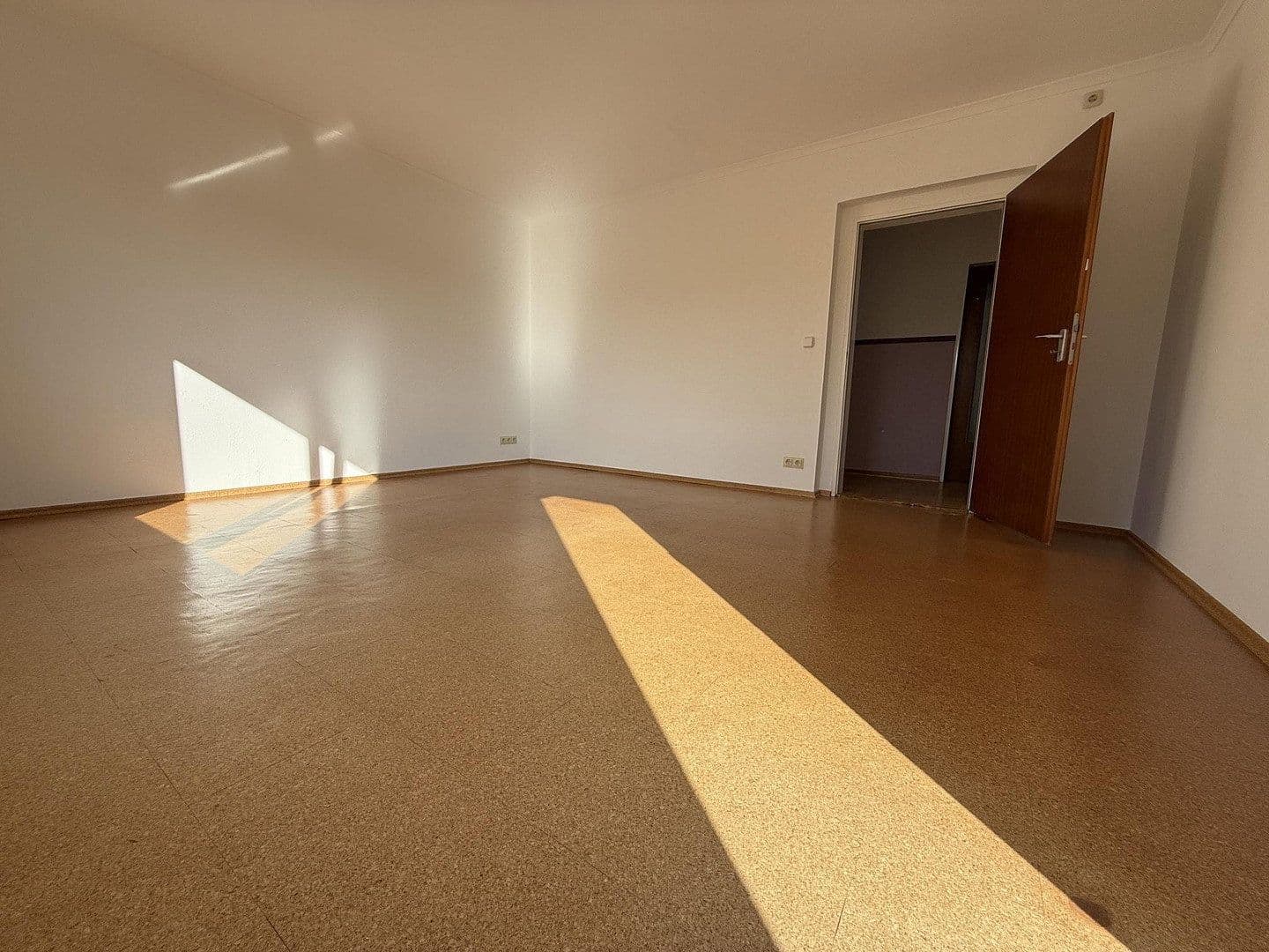 Prodej domu 231 m², pozemek 956 m², Gustav Freytag Straße, Wertheim, Bádensko-Württembersko Prodej domu 231 m², pozemek 956 m², Gustav Freytag Straße, Wertheim, Bádensko-Württembersko