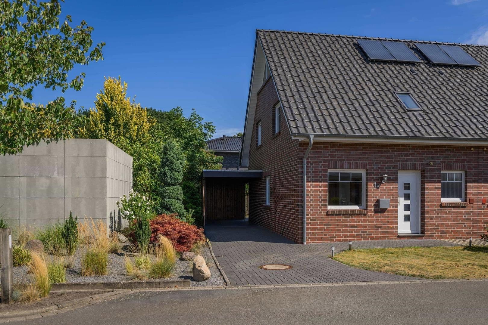 Prodej domu 115 m², pozemek 239 m², Bienenweg 1a, Edewecht, Dolní Sasko Prodej domu 115 m², pozemek 239 m², Bienenweg 1a, Edewecht, Dolní Sasko