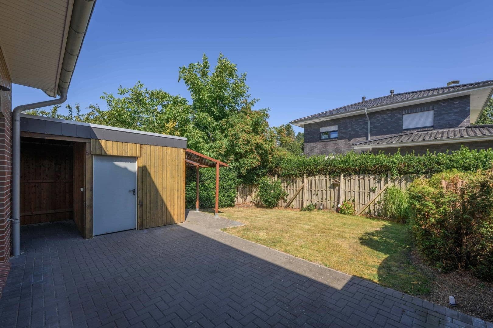Prodej domu 115 m², pozemek 239 m², Bienenweg 1a, Edewecht, Dolní Sasko Prodej domu 115 m², pozemek 239 m², Bienenweg 1a, Edewecht, Dolní Sasko