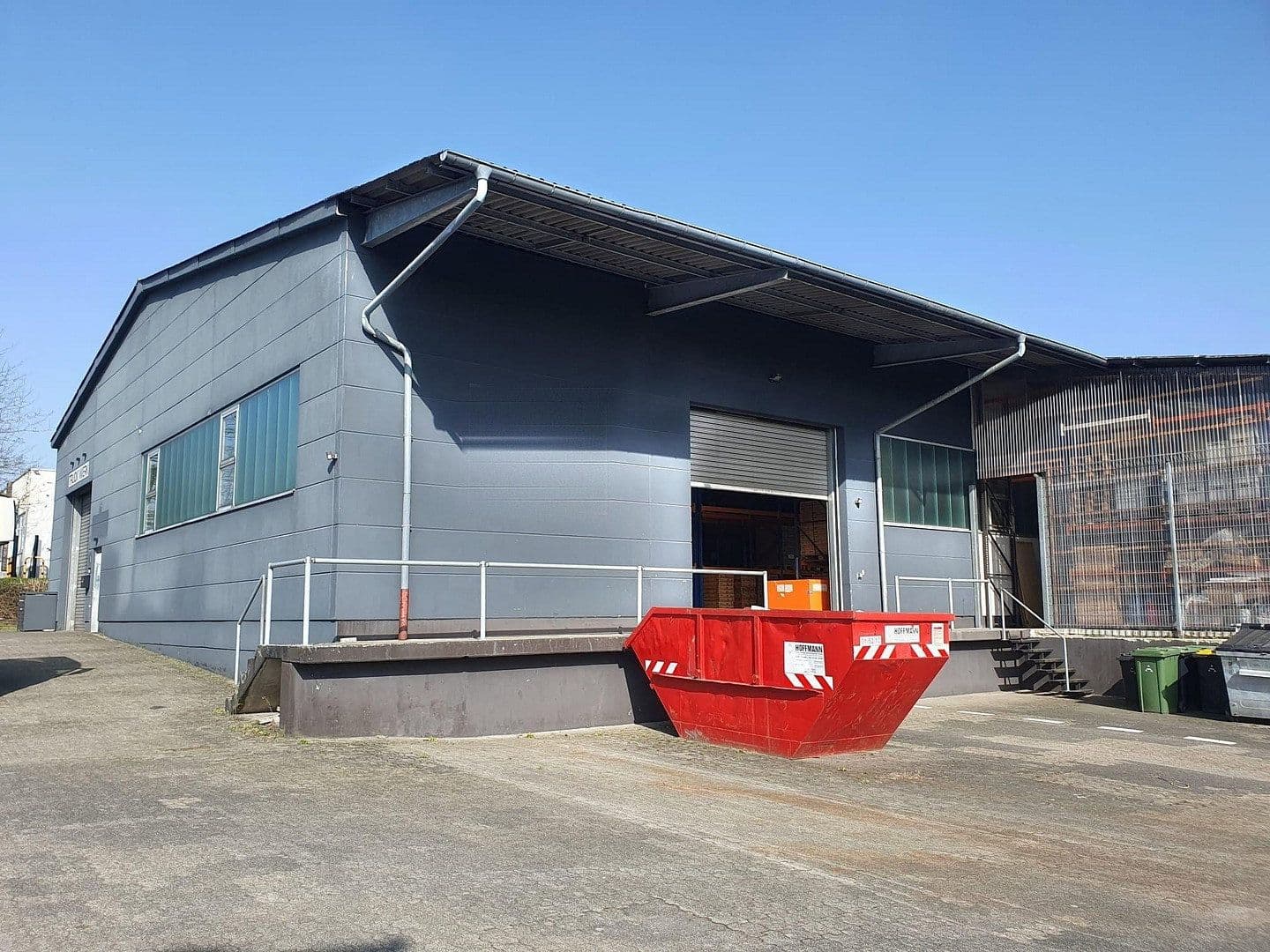 Prodej nebytového prostoru 2.010 m², Neunkirchen-Seelscheid, Severní Porýní-Vestfálsko Prodej nebytového prostoru 2.010 m², Neunkirchen-Seelscheid, Severní Porýní-Vestfálsko