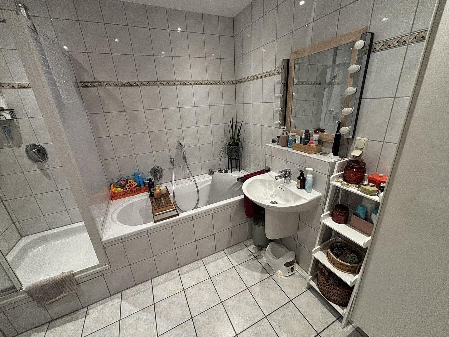 Pronájem bytu 3+1 68 m², Robert-Koch-Straße 1e, Elz, Hessen Pronájem bytu 3+1 68 m², Robert-Koch-Straße 1e, Elz, Hessen