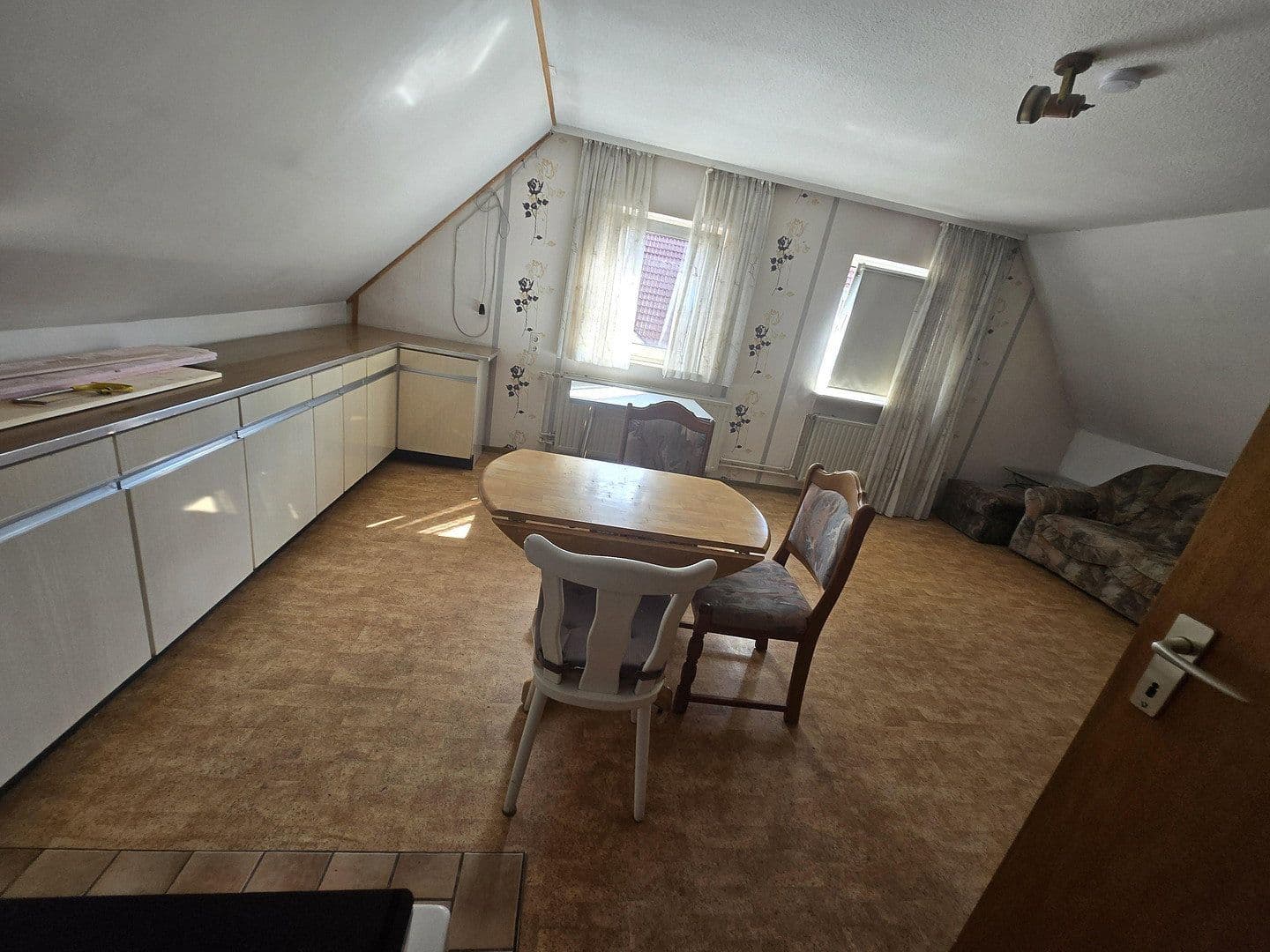 Pronájem bytu 3+1 55 m², Eisenbahn straße, Kindsbach, Porýní-Falc Pronájem bytu 3+1 55 m², Eisenbahn straße, Kindsbach, Porýní-Falc