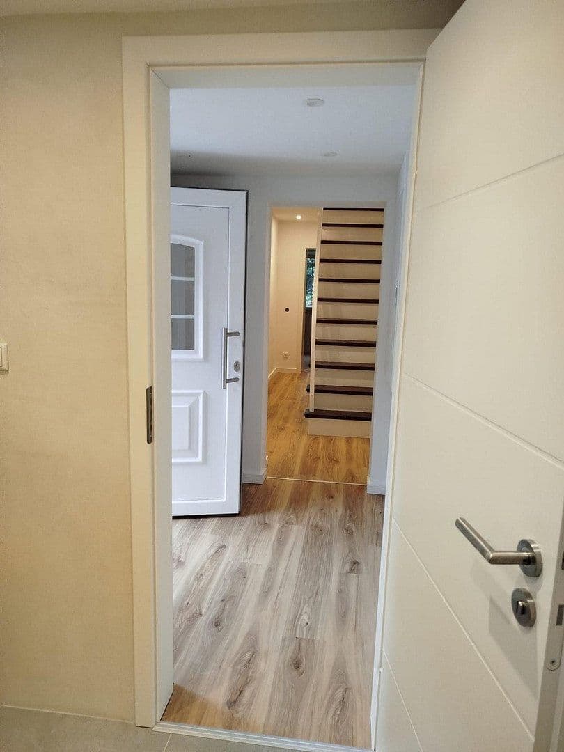 Pronájem domu 45 m², pozemek 200 m², Oberdorfstraße 33, Düsseldorf, Severní Porýní-Vestfálsko Pronájem domu 45 m², pozemek 200 m², Oberdorfstraße 33, Düsseldorf, Severní Porýní-Vestfálsko