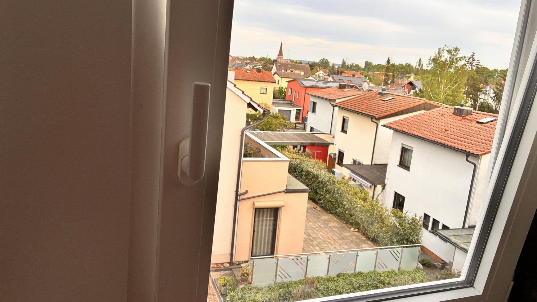 Pronájem bytu 80 m², Strassberg 46, Erlangen, Bavorsko Pronájem bytu 80 m², Strassberg 46, Erlangen, Bavorsko
