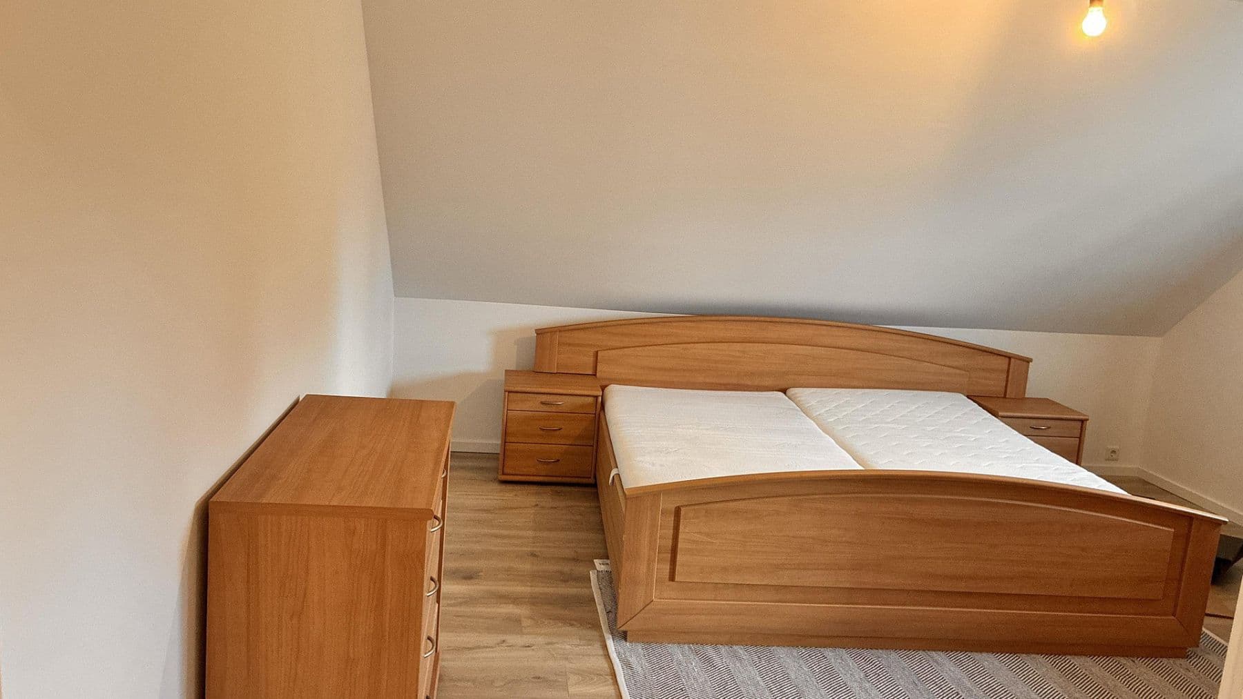 Pronájem bytu 80 m², Strassberg 46, Erlangen, Bavorsko Pronájem bytu 80 m², Strassberg 46, Erlangen, Bavorsko