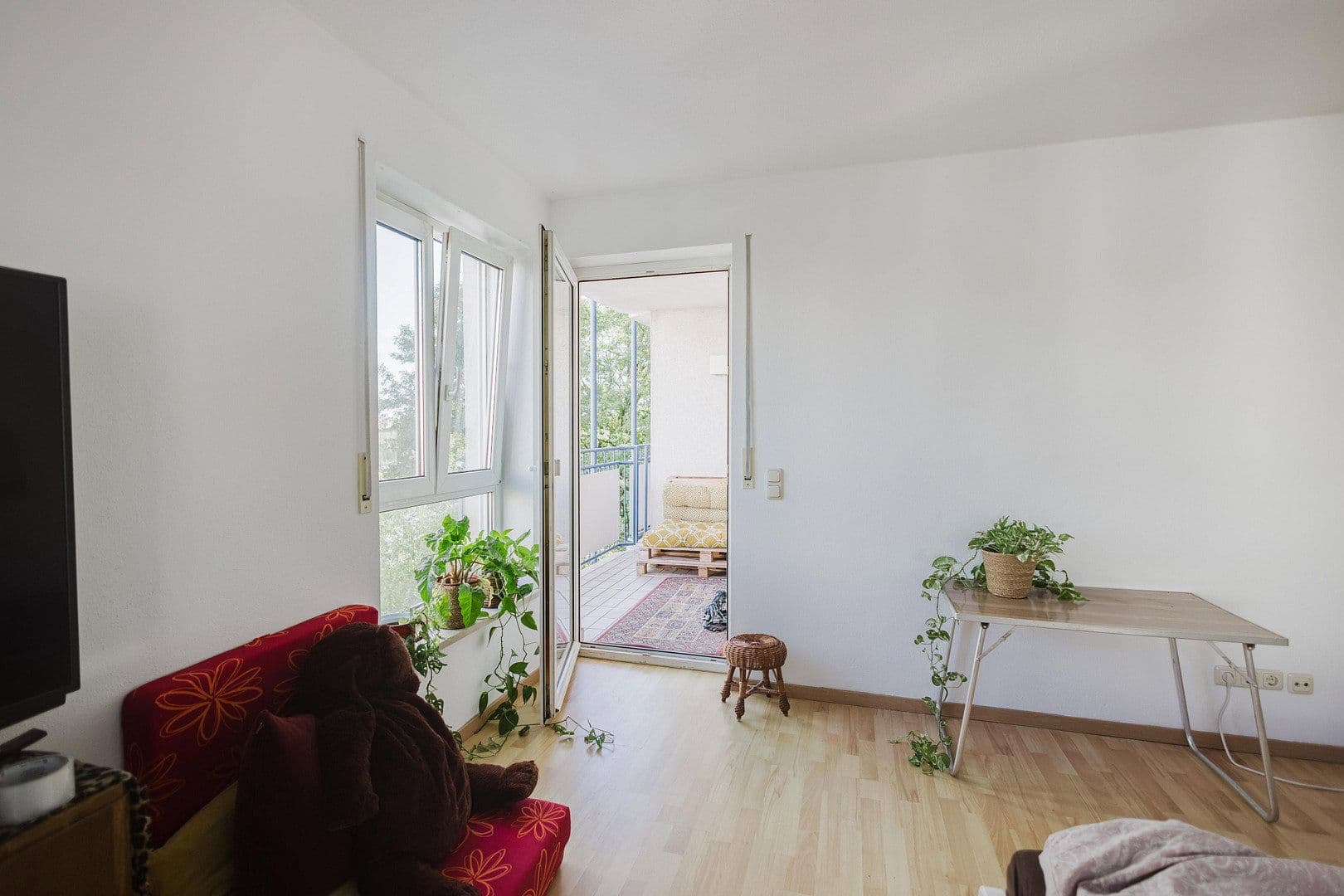 Pronájem bytu 2+1 65 m², Lübecker Strasse 14, Dresden, Sasko Pronájem bytu 2+1 65 m², Lübecker Strasse 14, Dresden, Sasko