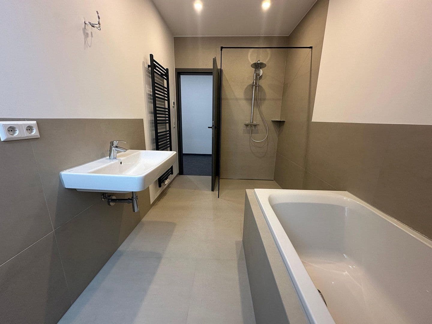 Pronájem bytu 3+1 84 m², Händelstraße 2, Wilkau-Haßlau, Sasko Pronájem bytu 3+1 84 m², Händelstraße 2, Wilkau-Haßlau, Sasko