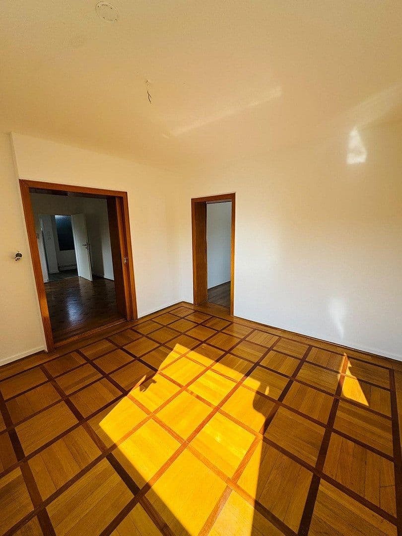 Pronájem bytu 4+1 92 m², Friedrichsdorf, Hessen Pronájem bytu 4+1 92 m², Friedrichsdorf, Hessen