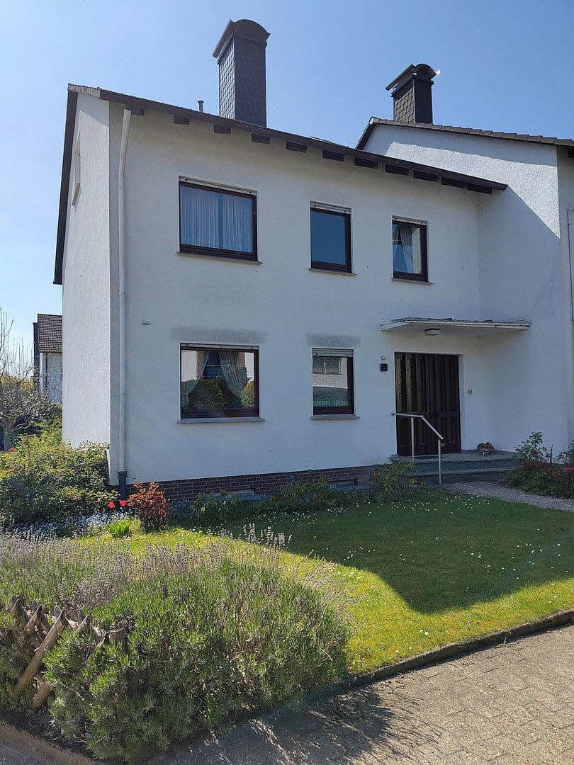 Prodej domu 184 m², pozemek 347 m², Bielefeld-Theesen, Severní Porýní-Vestfálsko Prodej domu 184 m², pozemek 347 m², Bielefeld-Theesen, Severní Porýní-Vestfálsko