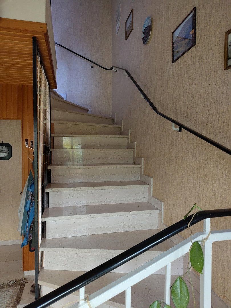 Prodej domu 184 m², pozemek 347 m², Bielefeld-Theesen, Severní Porýní-Vestfálsko Prodej domu 184 m², pozemek 347 m², Bielefeld-Theesen, Severní Porýní-Vestfálsko