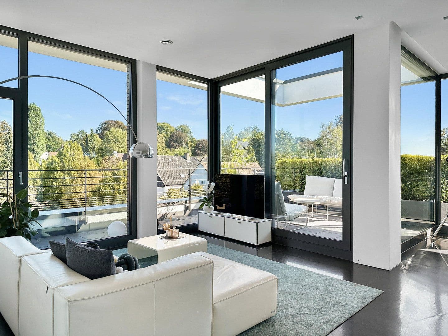 Pronájem bytu 3+1 135 m², Lerchenstraße 65, Heilbronn, Bádensko-Württembersko Pronájem bytu 3+1 135 m², Lerchenstraße 65, Heilbronn, Bádensko-Württembersko
