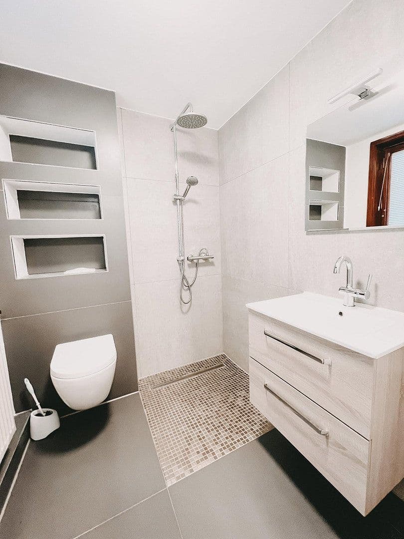 Prodej domu 562 m², pozemek 543 m², Bad Liebenzell, Bádensko-Württembersko Prodej domu 562 m², pozemek 543 m², Bad Liebenzell, Bádensko-Württembersko