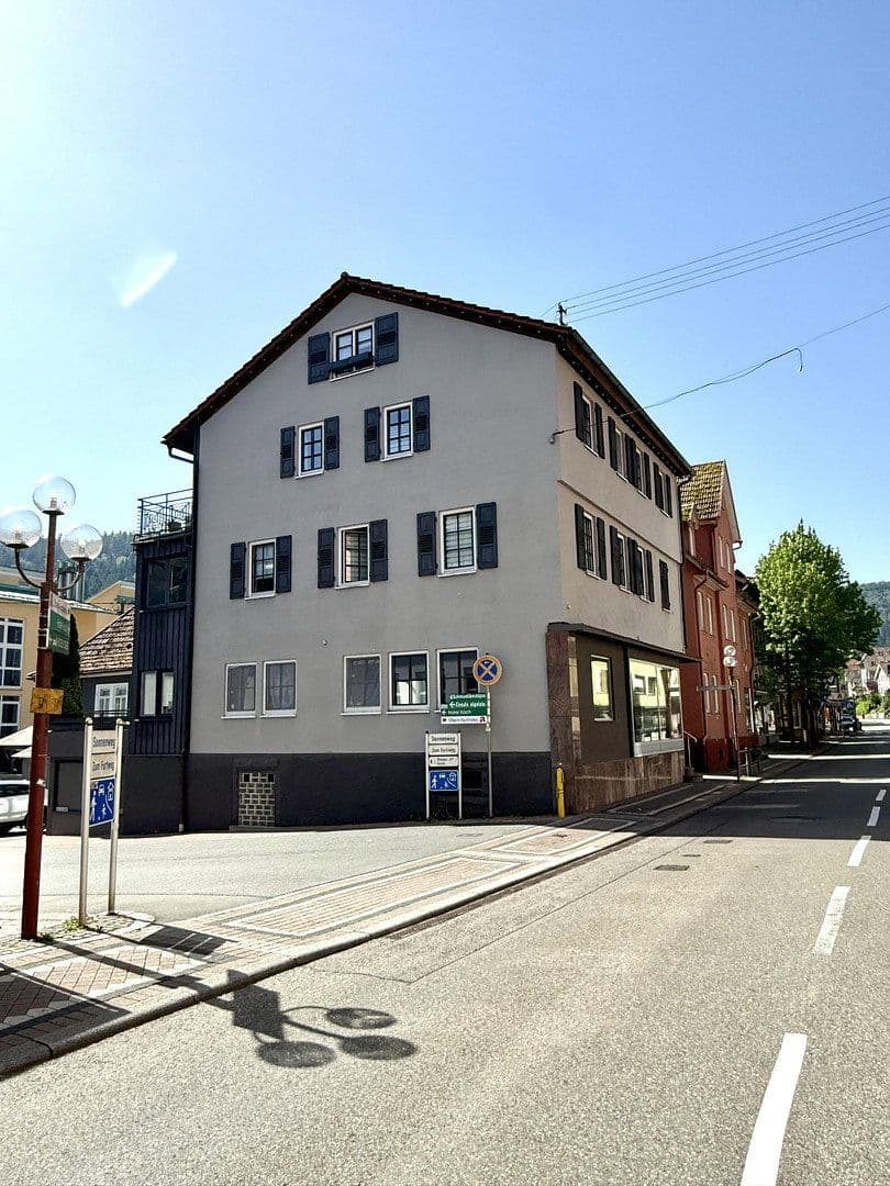 Prodej domu 562 m², pozemek 543 m², Bad Liebenzell, Bádensko-Württembersko Prodej domu 562 m², pozemek 543 m², Bad Liebenzell, Bádensko-Württembersko