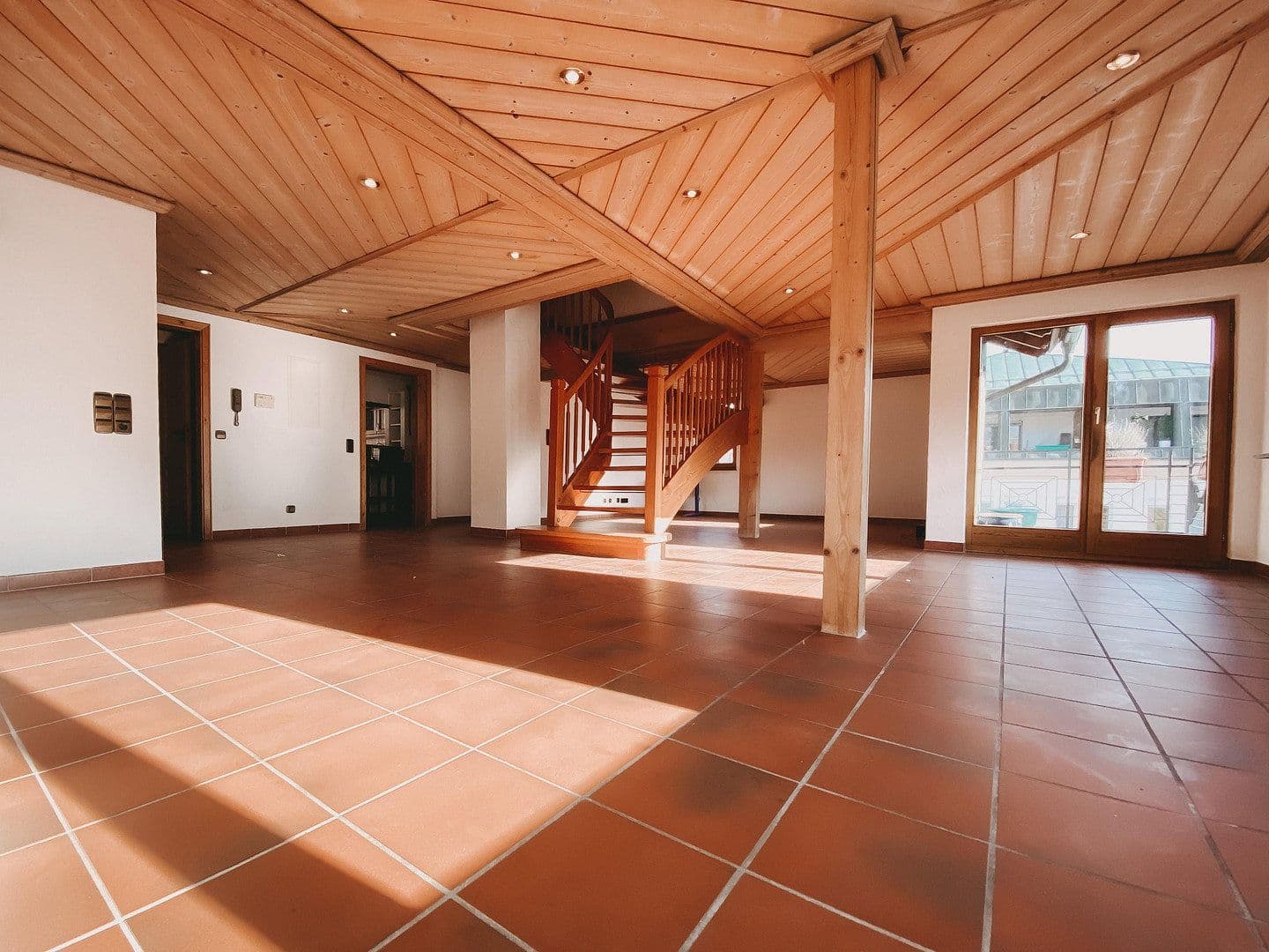 Prodej domu 562 m², pozemek 543 m², Bad Liebenzell, Bádensko-Württembersko Prodej domu 562 m², pozemek 543 m², Bad Liebenzell, Bádensko-Württembersko