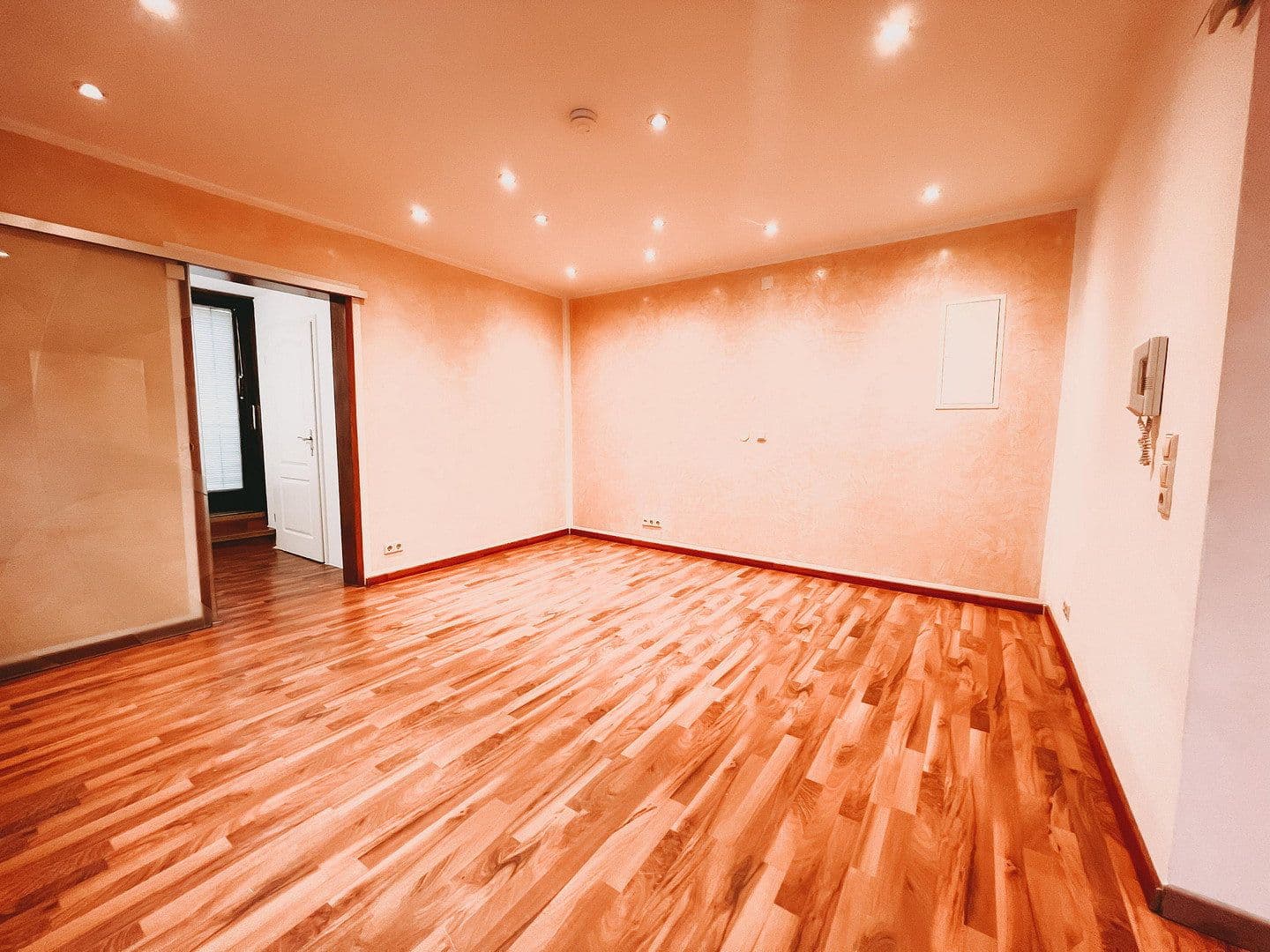 Prodej domu 562 m², pozemek 543 m², Bad Liebenzell, Bádensko-Württembersko Prodej domu 562 m², pozemek 543 m², Bad Liebenzell, Bádensko-Württembersko