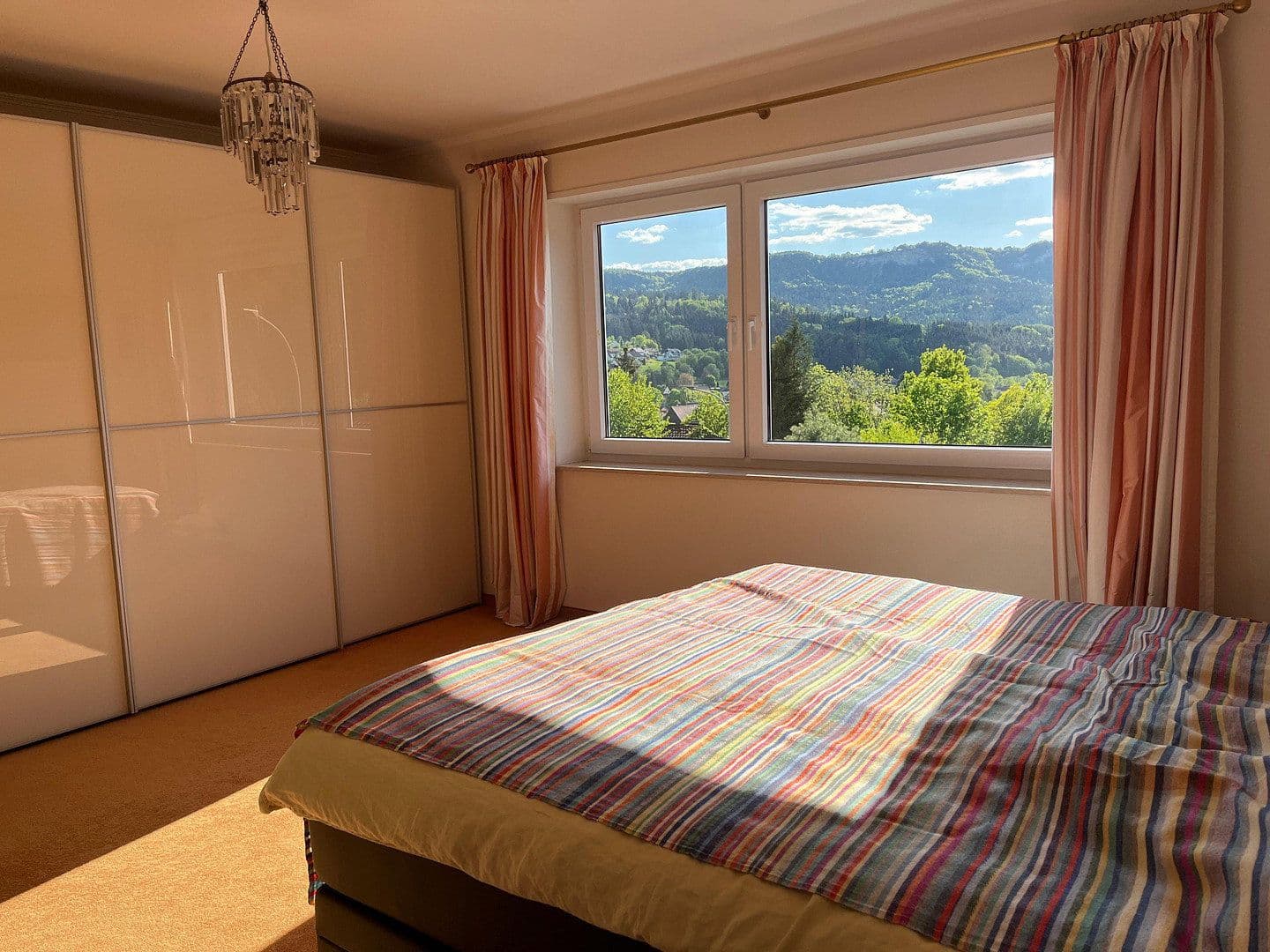 Pronájem domu 245 m², pozemek 911 m², Albstadt, Bádensko-Württembersko Pronájem domu 245 m², pozemek 911 m², Albstadt, Bádensko-Württembersko