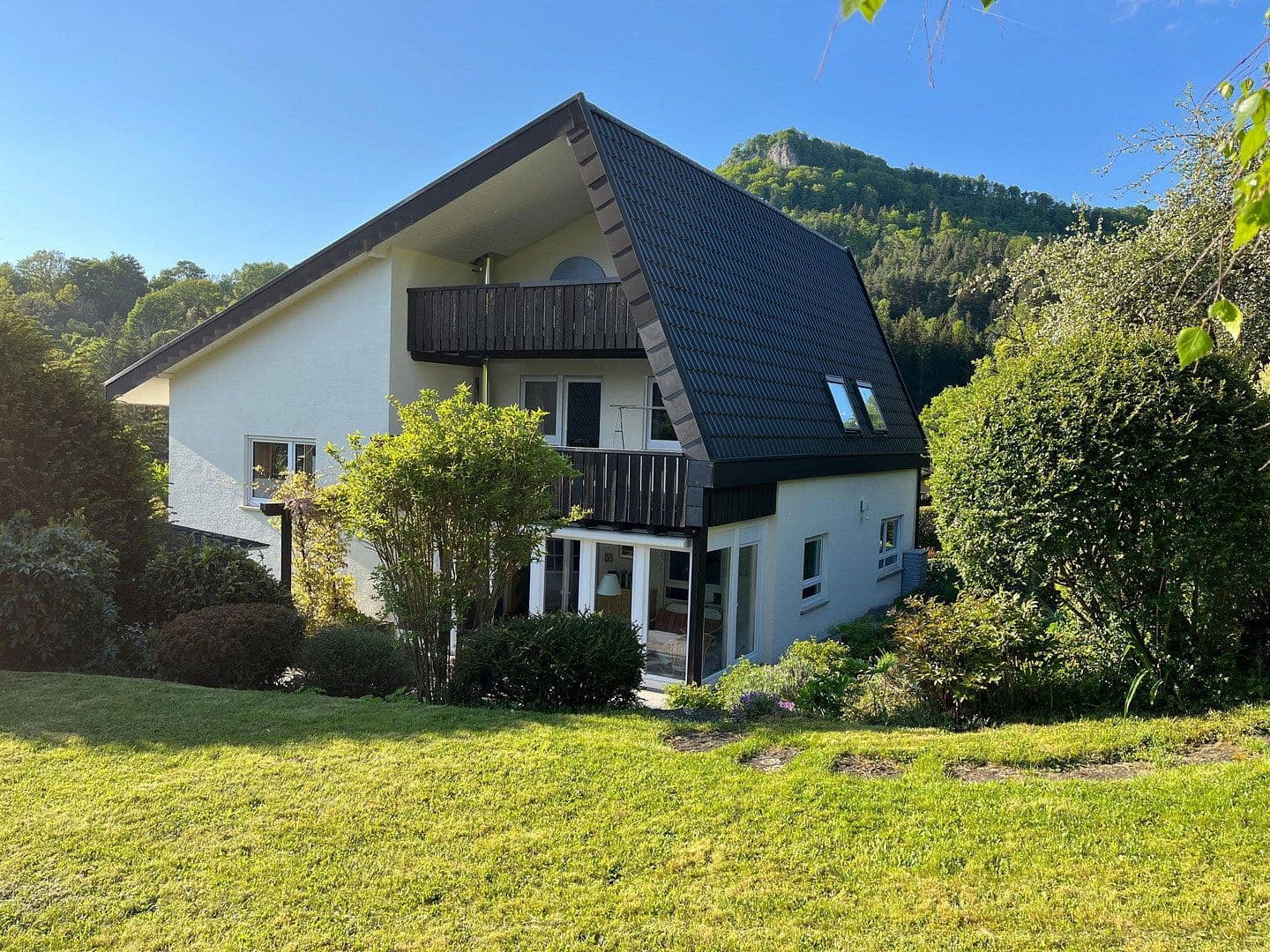 Pronájem domu 245 m², pozemek 911 m², Albstadt, Bádensko-Württembersko Pronájem domu 245 m², pozemek 911 m², Albstadt, Bádensko-Württembersko