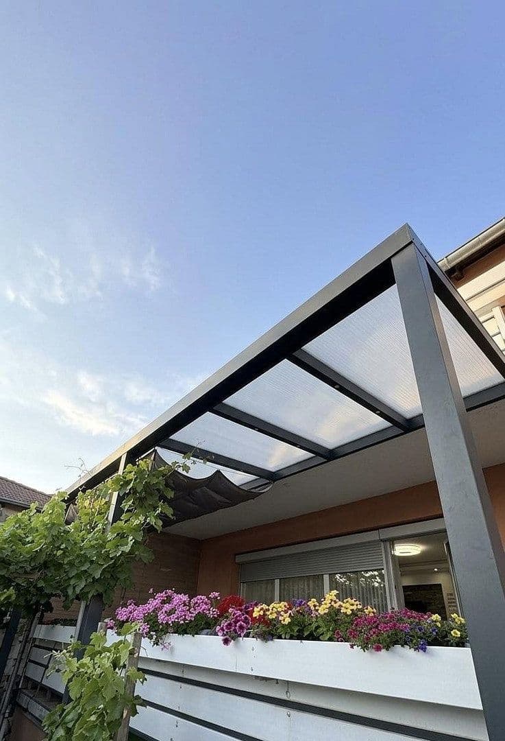 Prodej domu 271 m², pozemek 596 m², Lehrte, Dolní Sasko Prodej domu 271 m², pozemek 596 m², Lehrte, Dolní Sasko
