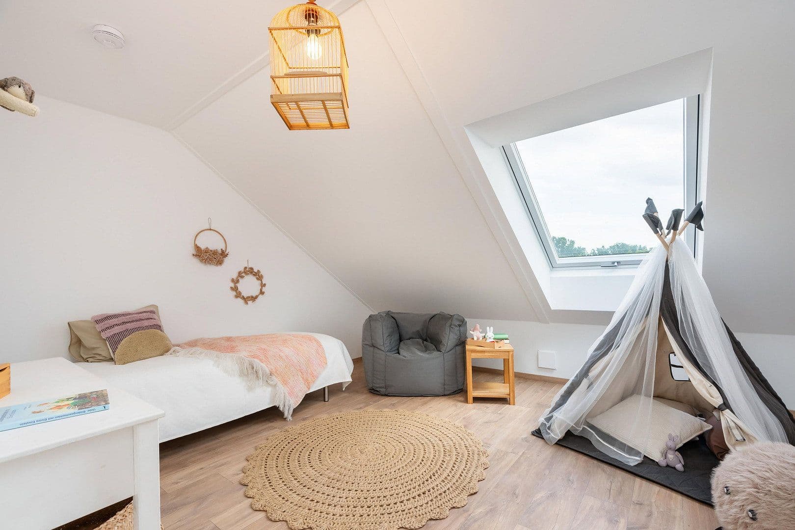 Prodej domu 160 m², pozemek 184 m², Dörfelsweg 99, Buseck, Hessen Prodej domu 160 m², pozemek 184 m², Dörfelsweg 99, Buseck, Hessen