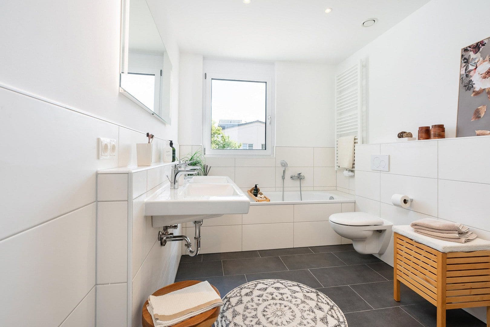 Prodej domu 160 m², pozemek 184 m², Dörfelsweg 99, Buseck, Hessen Prodej domu 160 m², pozemek 184 m², Dörfelsweg 99, Buseck, Hessen