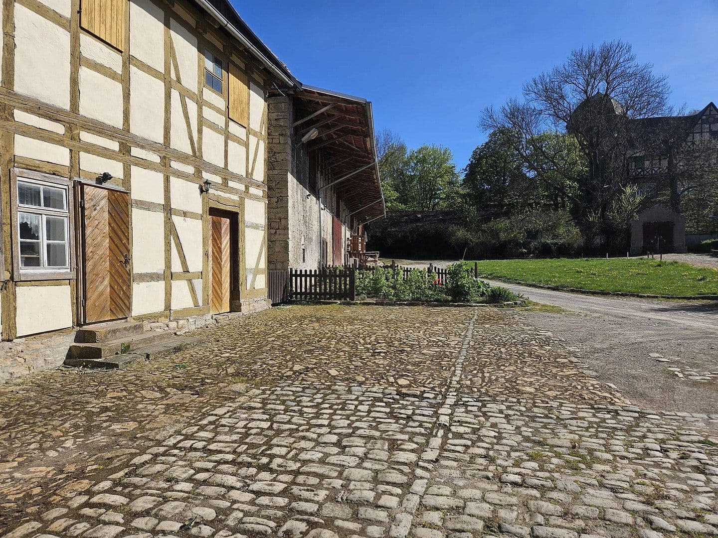 Prodej domu 350 m², pozemek 10.300 m², Lindenplatz 5, Sondershausen, Durynsko Prodej domu 350 m², pozemek 10.300 m², Lindenplatz 5, Sondershausen, Durynsko
