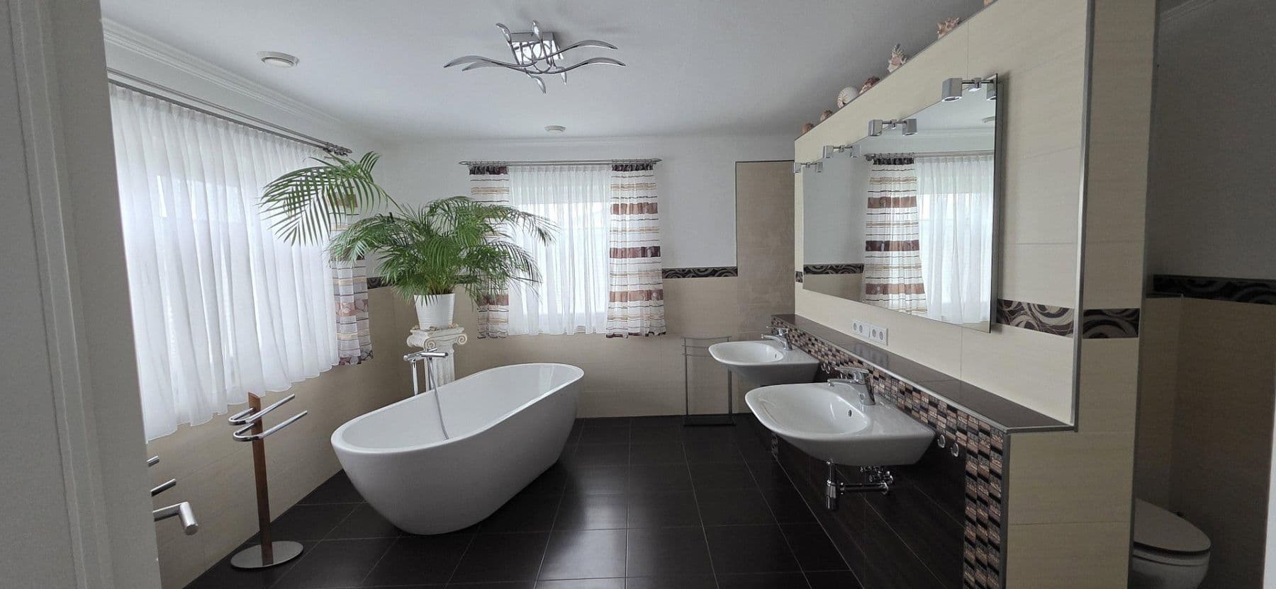 Prodej domu 242 m², pozemek 1.040 m², Riede, Dolní Sasko Prodej domu 242 m², pozemek 1.040 m², Riede, Dolní Sasko