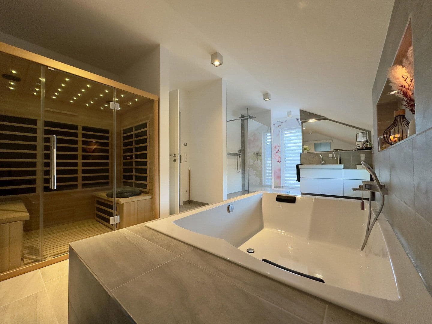 Prodej domu 168 m², pozemek 720 m², Breiholz, Šlesvicko-Holštýnsko Prodej domu 168 m², pozemek 720 m², Breiholz, Šlesvicko-Holštýnsko