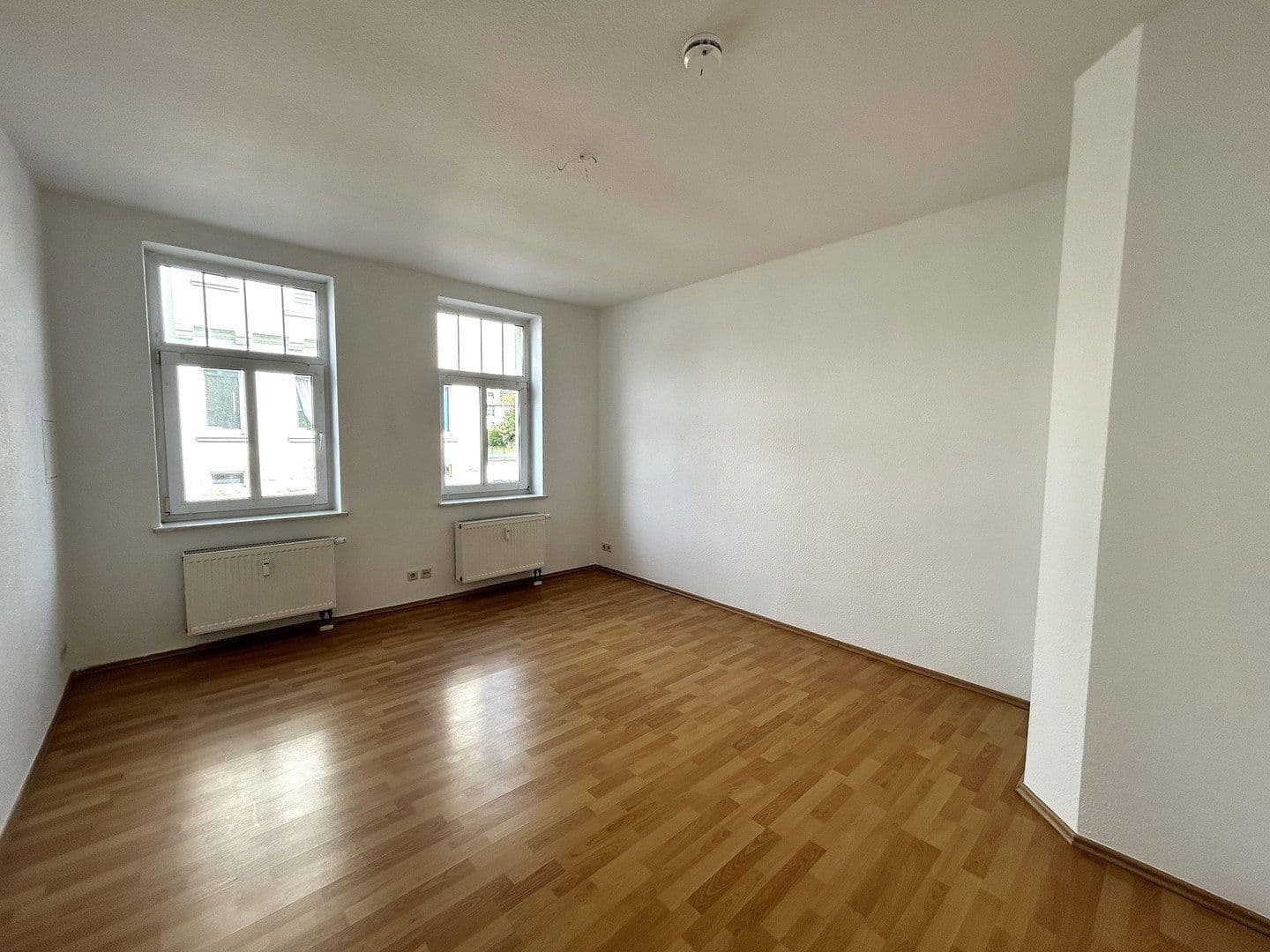 Pronájem bytu 3+1 92 m², Goldbachstraße 8, Hohenstein-Ernstthal, Sasko Pronájem bytu 3+1 92 m², Goldbachstraße 8, Hohenstein-Ernstthal, Sasko