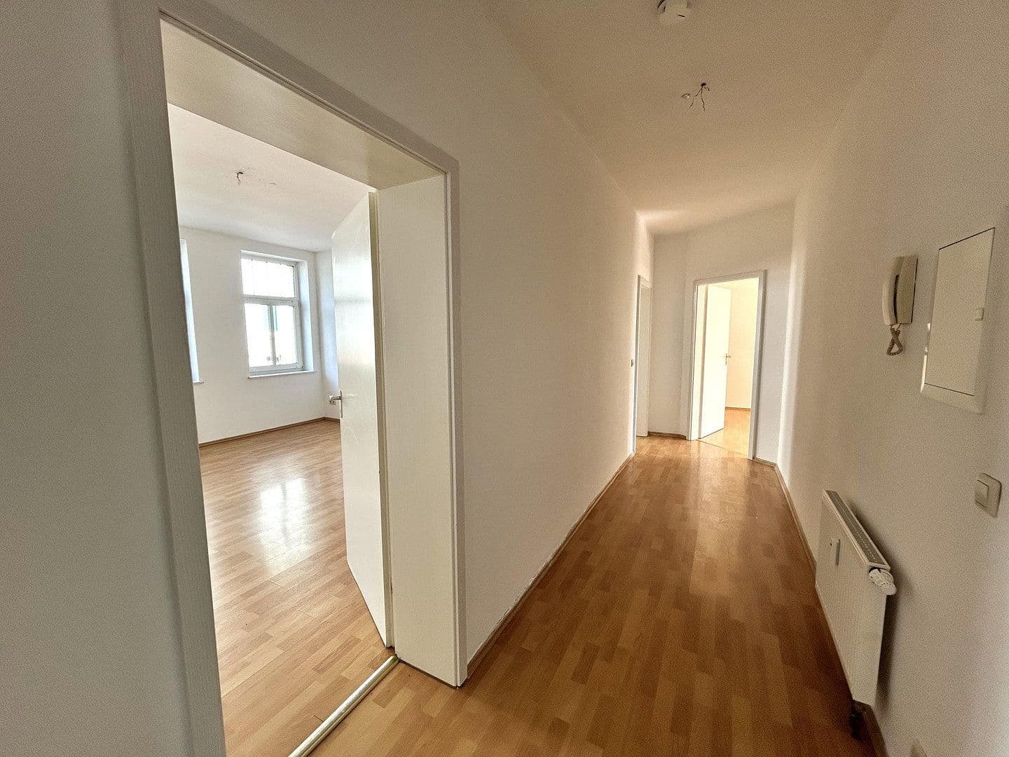 Pronájem bytu 3+1 92 m², Goldbachstraße 8, Hohenstein-Ernstthal, Sasko Pronájem bytu 3+1 92 m², Goldbachstraße 8, Hohenstein-Ernstthal, Sasko