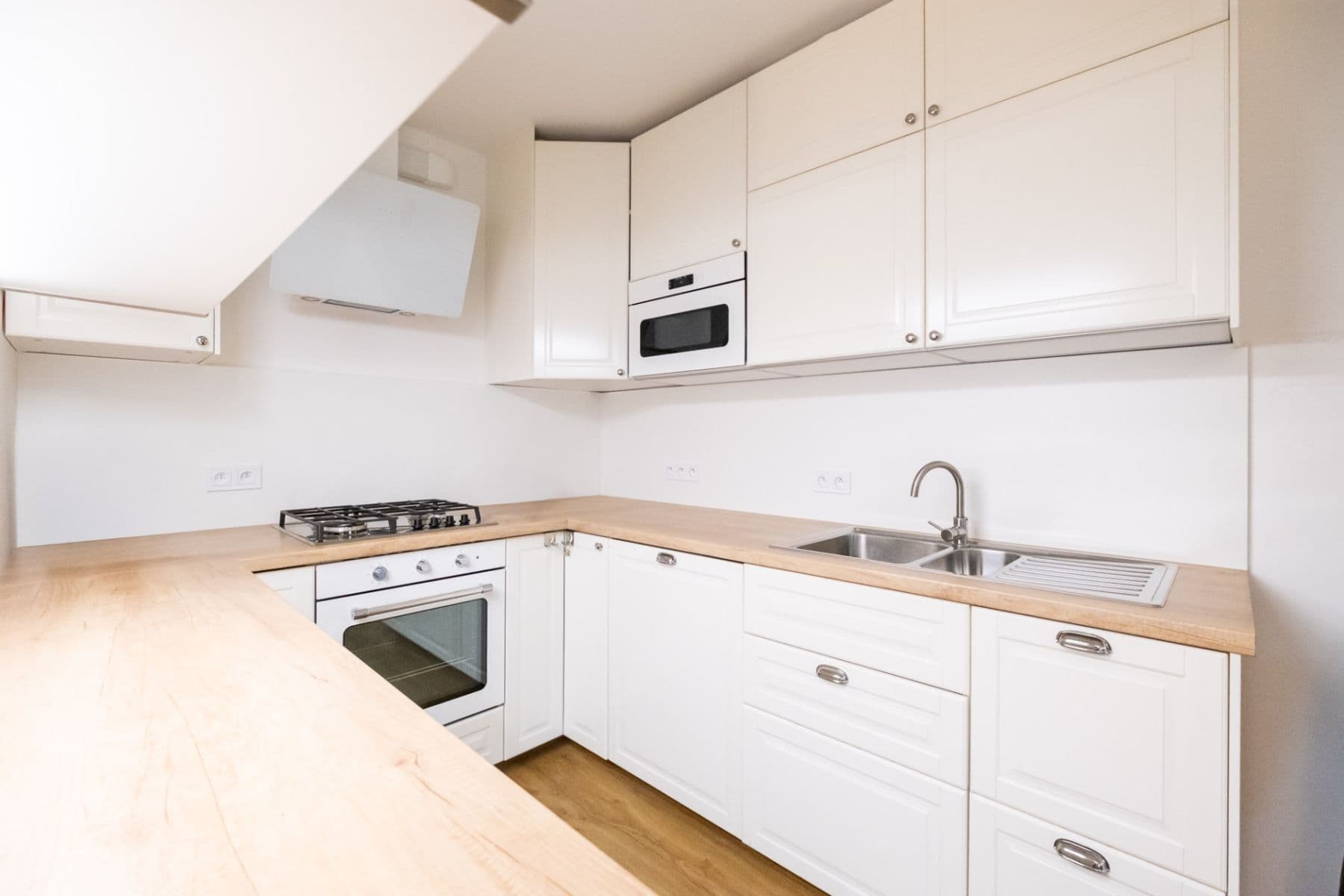 Prodej bytu 4+kk 104 m², Křivenická, Praha, Praha Prodej bytu 4+kk 104 m², Křivenická, Praha, Praha