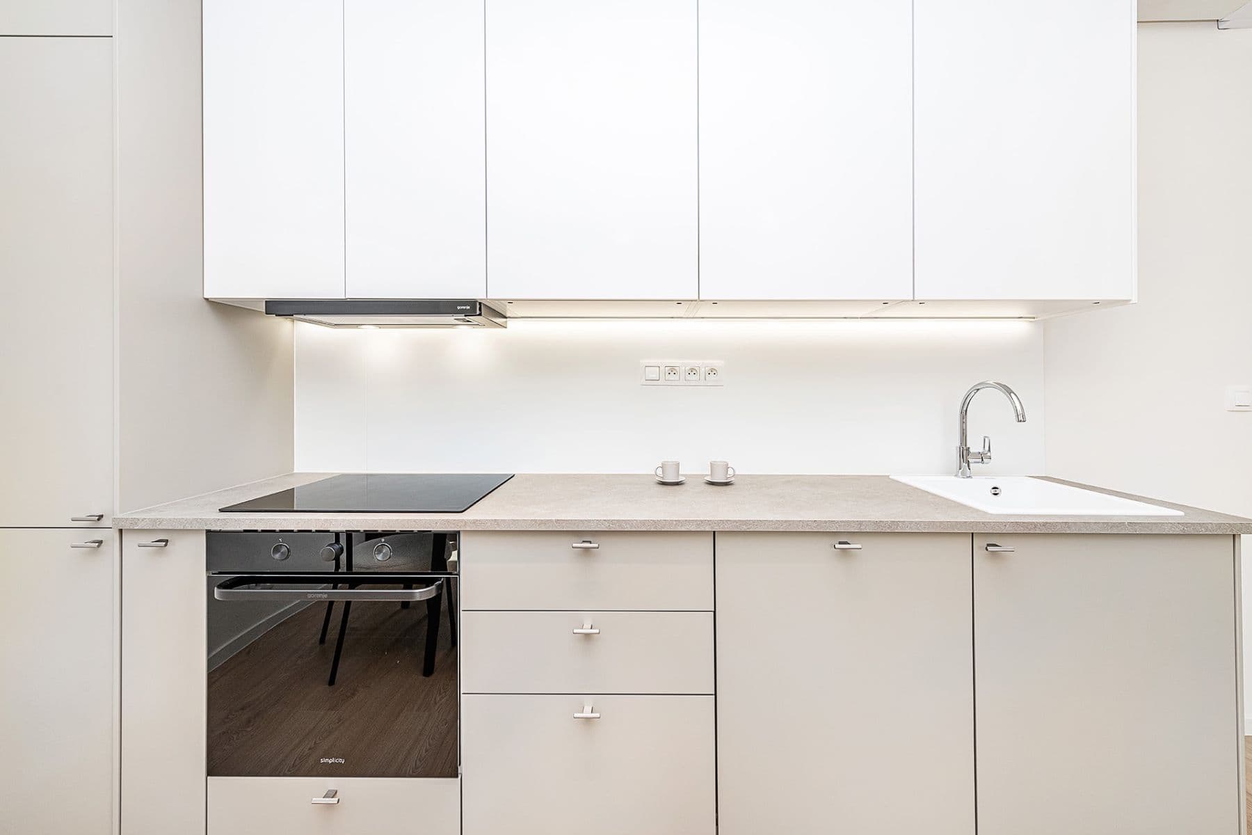 Prodej bytu 2+kk 52 m², Komunardů, Praha, Praha Prodej bytu 2+kk 52 m², Komunardů, Praha, Praha