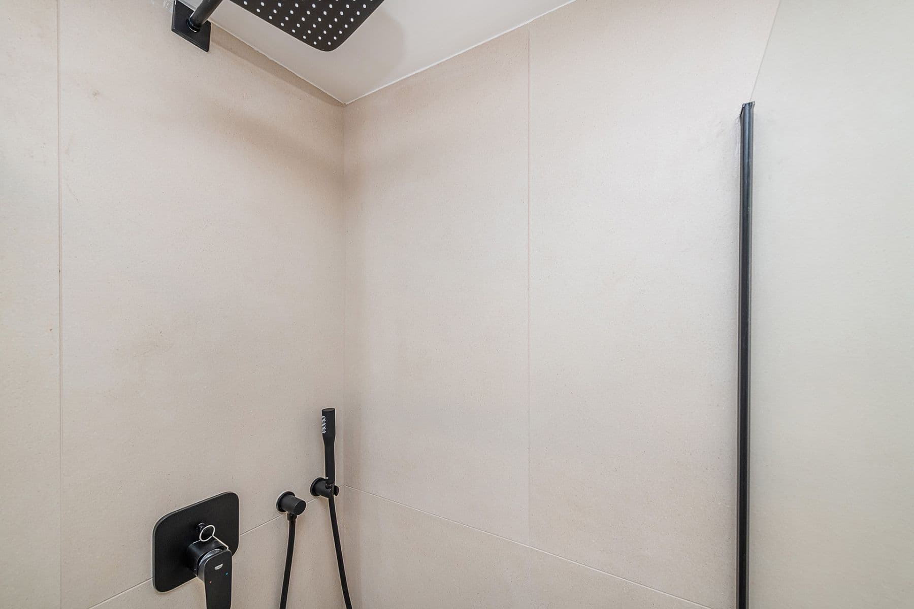 Prodej bytu 2+kk 52 m², Komunardů, Praha, Praha Prodej bytu 2+kk 52 m², Komunardů, Praha, Praha