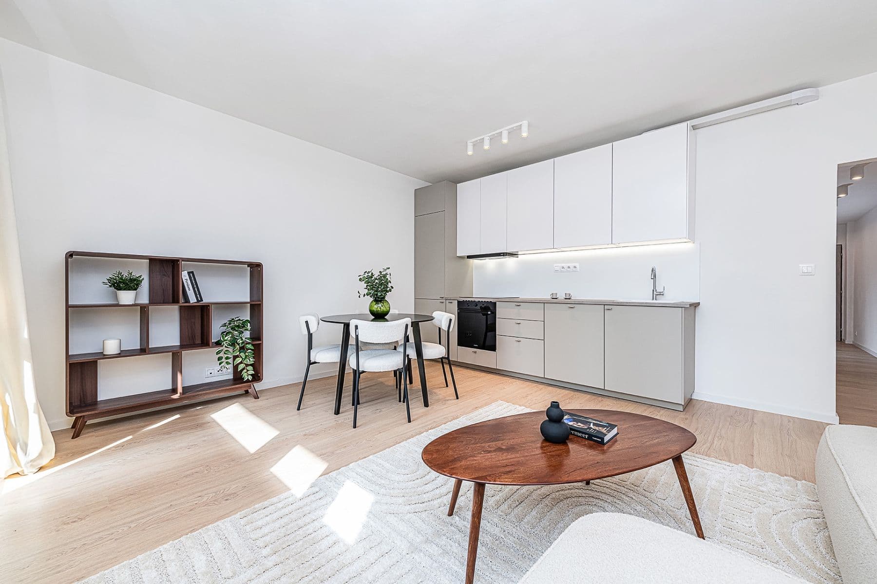 Prodej bytu 2+kk 52 m², Komunardů, Praha, Praha Prodej bytu 2+kk 52 m², Komunardů, Praha, Praha