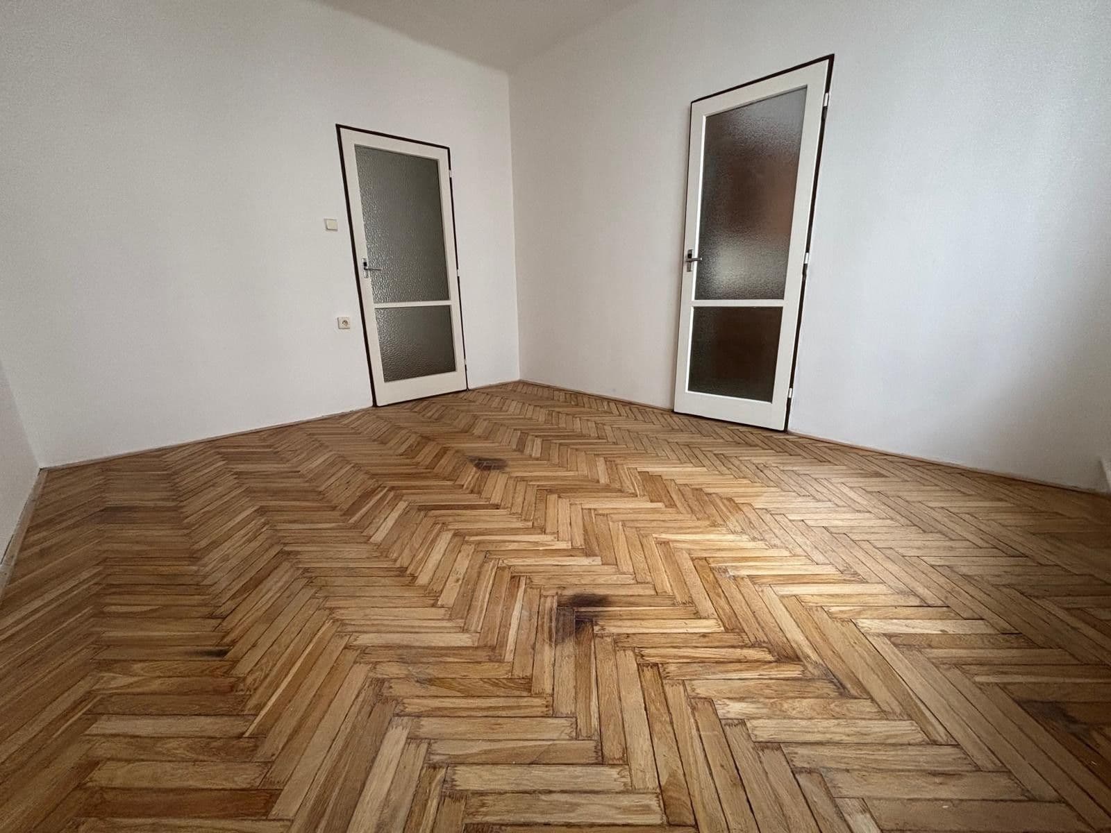 Prodej bytu 2+1 57 m², Boleslavova, Praha, Praha Prodej bytu 2+1 57 m², Boleslavova, Praha, Praha