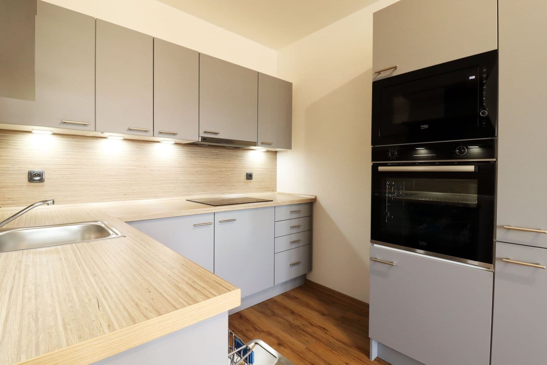 Pronájem bytu 2+kk 50 m², Zahradní, Kosmonosy, Středočeský kraj Pronájem bytu 2+kk 50 m², Zahradní, Kosmonosy, Středočeský kraj