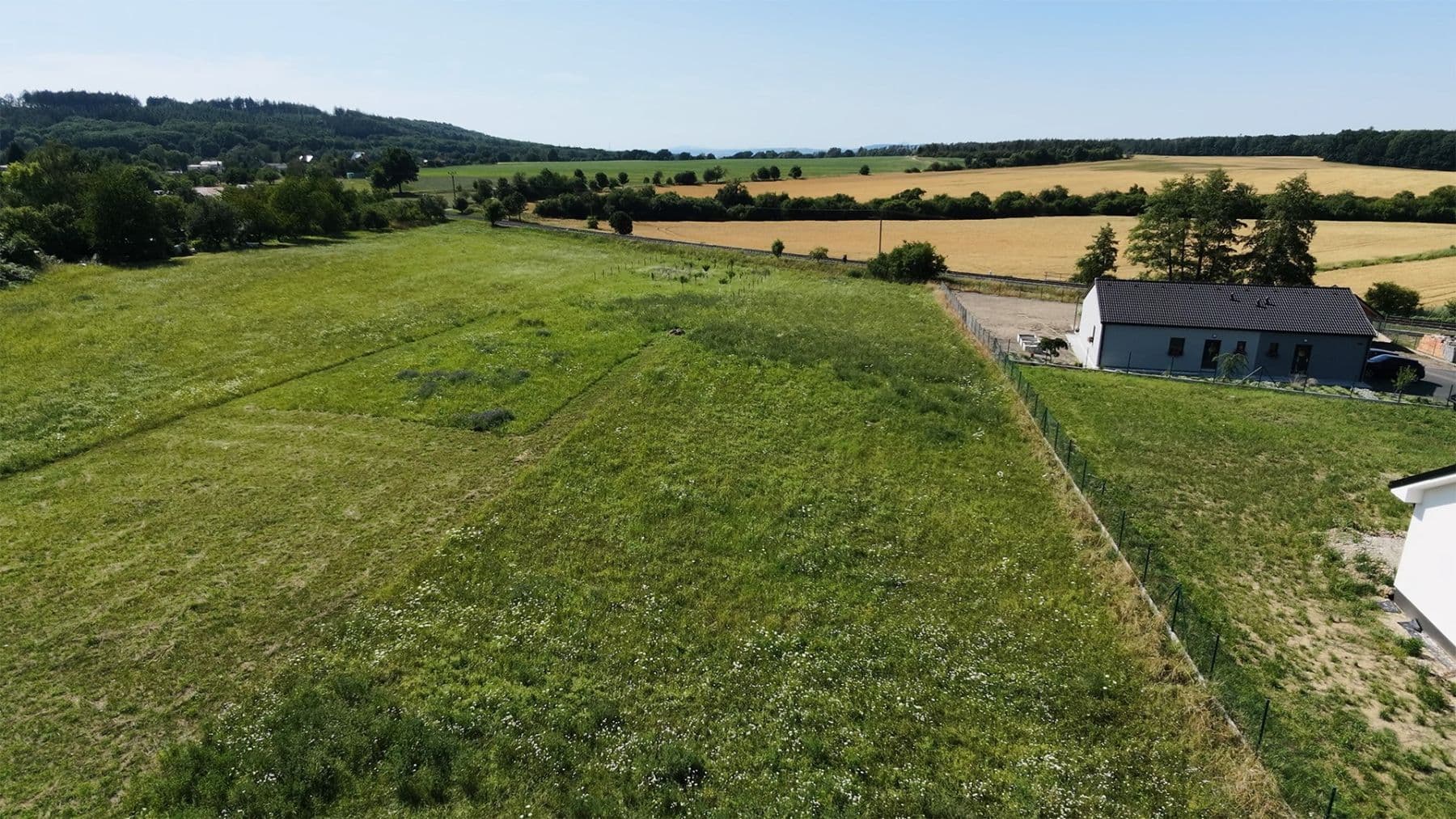 Prodej pozemku 2.612 m², Domousnice, Středočeský kraj Prodej pozemku 2.612 m², Domousnice, Středočeský kraj