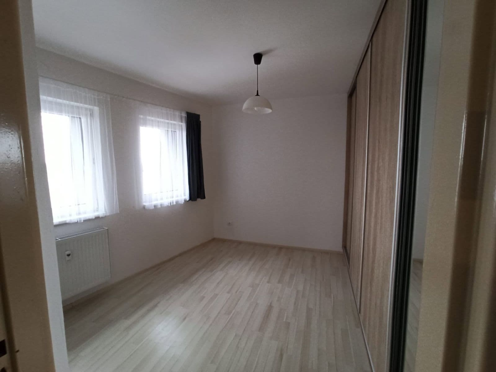 Pronájem bytu 2+kk 40 m², Školská, Pardubice, Pardubický kraj Pronájem bytu 2+kk 40 m², Školská, Pardubice, Pardubický kraj