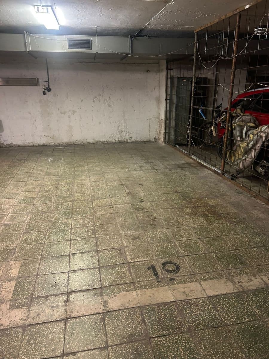 Pronájem garáže 26 m², Gutova, Praha, Praha Pronájem garáže 26 m², Gutova, Praha, Praha