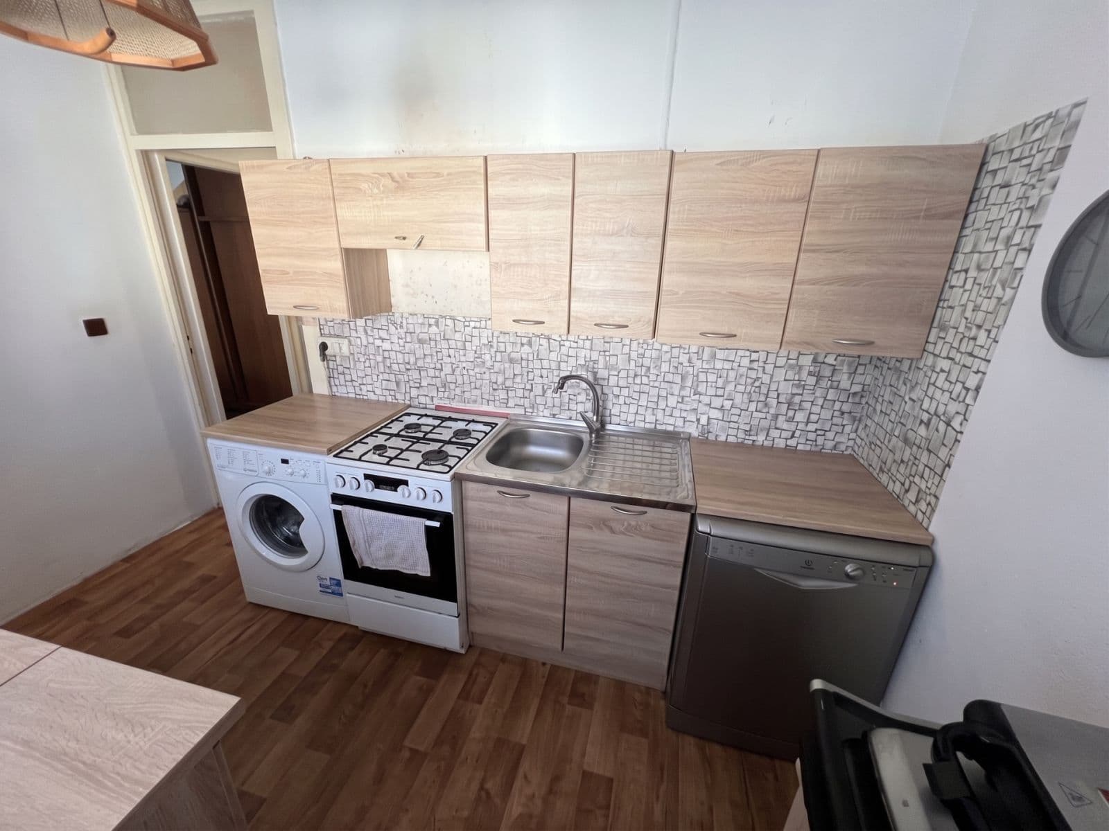 Prodej bytu 2+1 45 m², Kpt. Jaroše, Hranice, Olomoucký kraj Prodej bytu 2+1 45 m², Kpt. Jaroše, Hranice, Olomoucký kraj