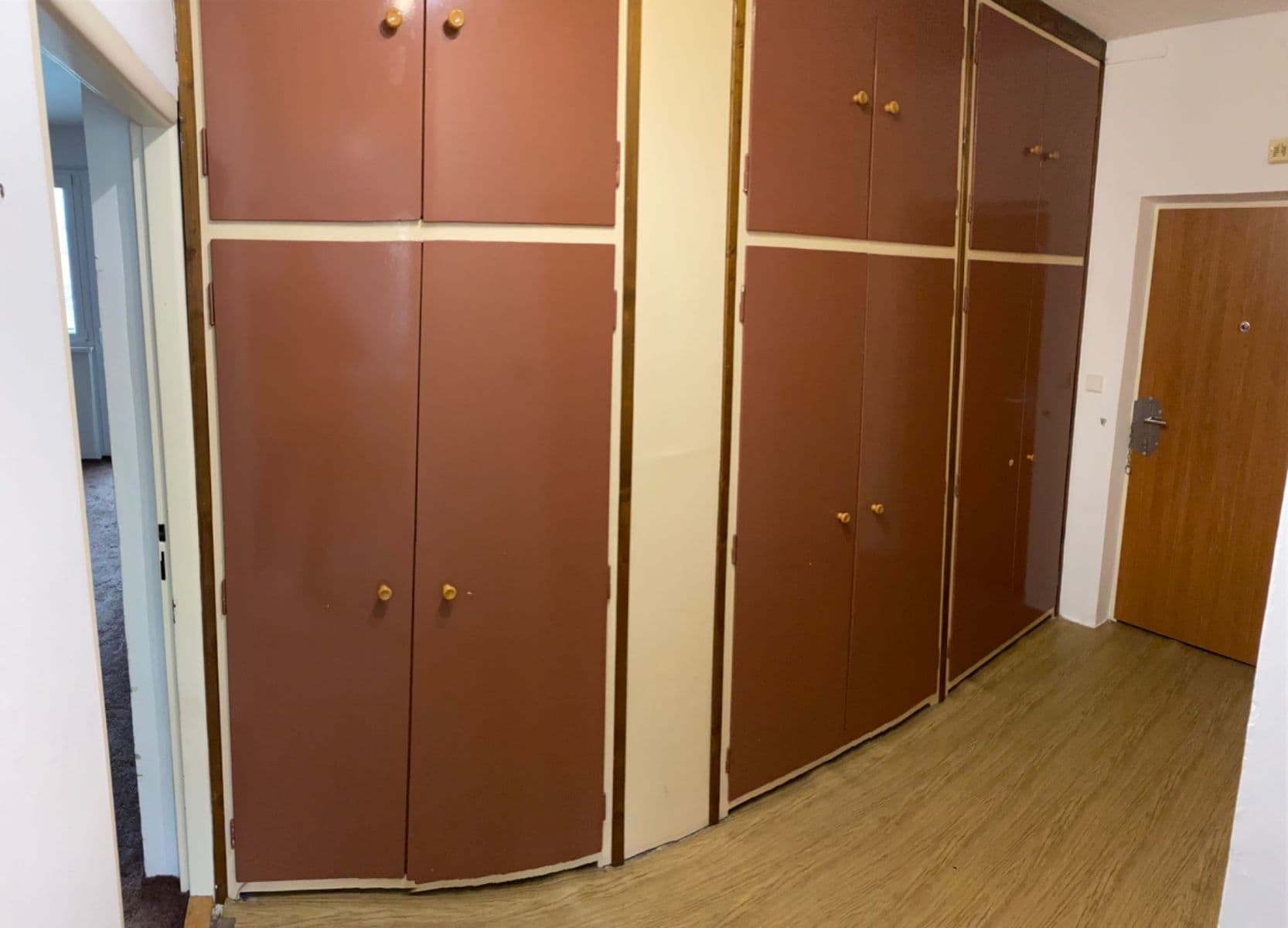 Prodej bytu 2+1 45 m², Kpt. Jaroše, Hranice, Olomoucký kraj Prodej bytu 2+1 45 m², Kpt. Jaroše, Hranice, Olomoucký kraj