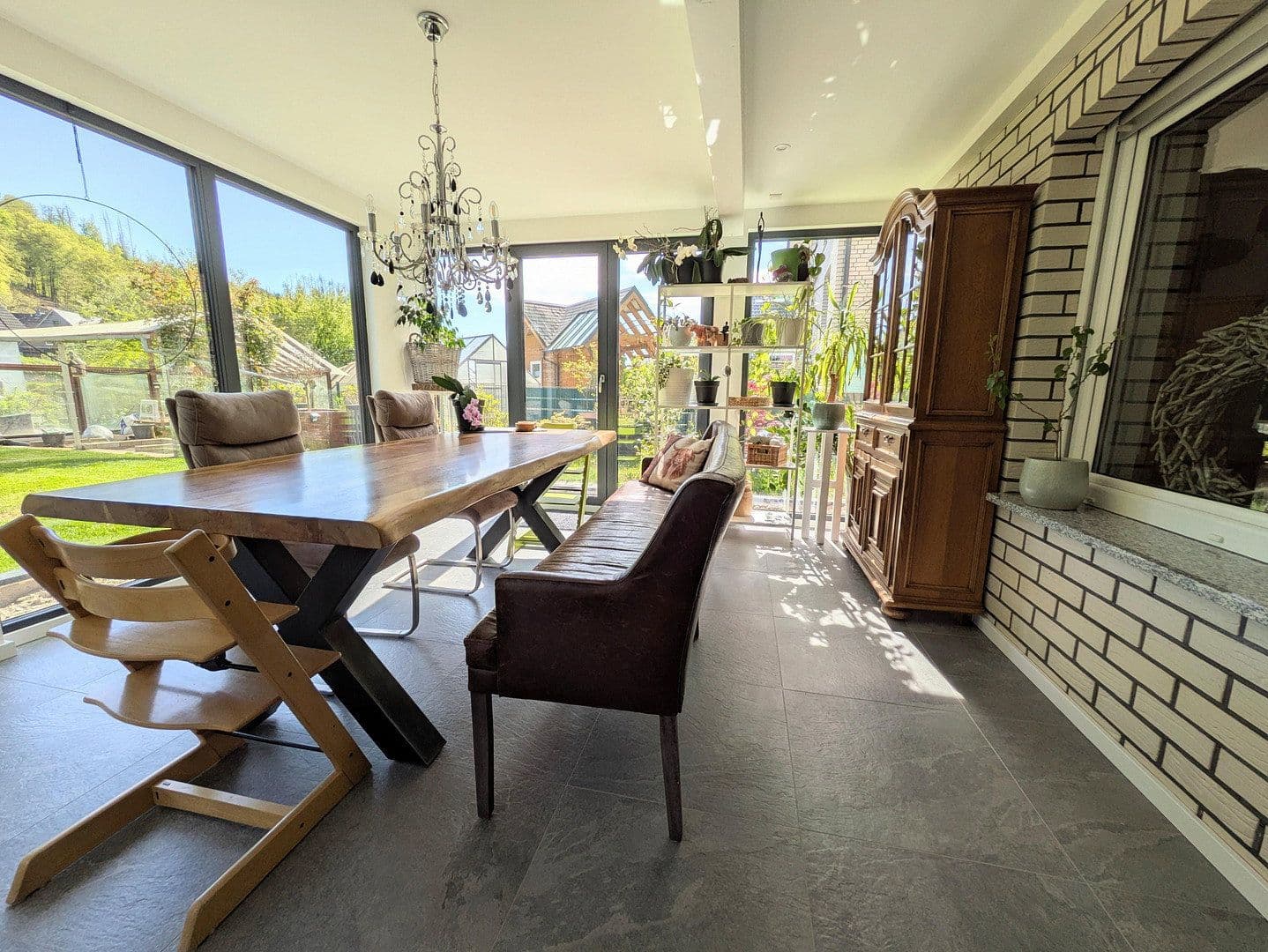 Prodej domu 299 m², pozemek 1.077 m², Gummersbach, Severní Porýní-Vestfálsko Prodej domu 299 m², pozemek 1.077 m², Gummersbach, Severní Porýní-Vestfálsko