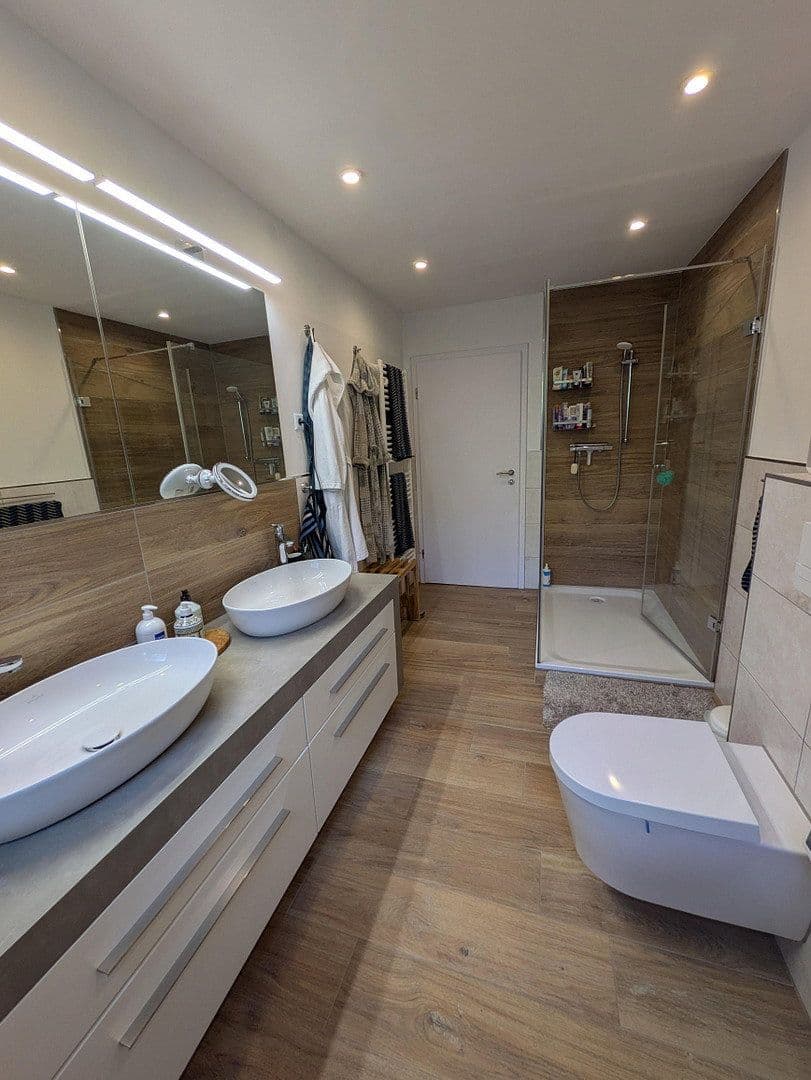 Prodej domu 299 m², pozemek 1.077 m², Gummersbach, Severní Porýní-Vestfálsko Prodej domu 299 m², pozemek 1.077 m², Gummersbach, Severní Porýní-Vestfálsko