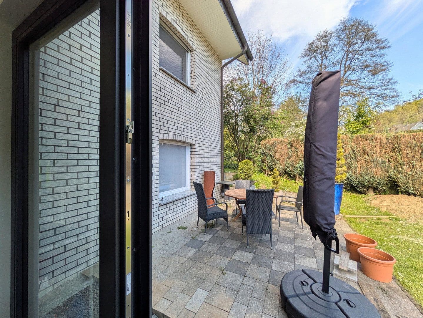 Prodej domu 299 m², pozemek 1.077 m², Gummersbach, Severní Porýní-Vestfálsko Prodej domu 299 m², pozemek 1.077 m², Gummersbach, Severní Porýní-Vestfálsko