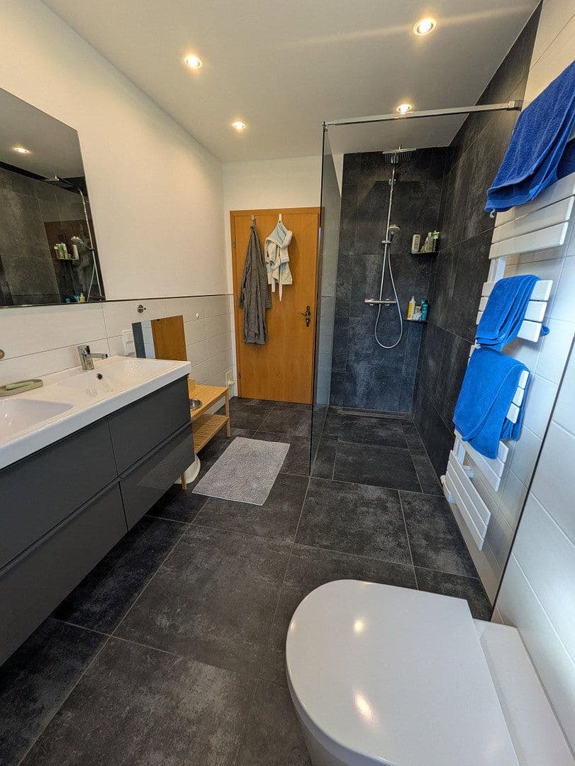 Prodej domu 299 m², pozemek 1.077 m², Gummersbach, Severní Porýní-Vestfálsko Prodej domu 299 m², pozemek 1.077 m², Gummersbach, Severní Porýní-Vestfálsko